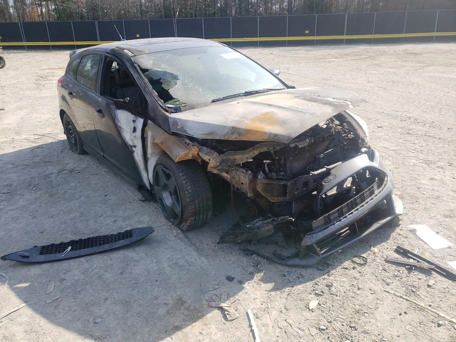 Photo 9 from auction – 2018 FORD FOCUS ST with VIN 1FADP3L90JL331790