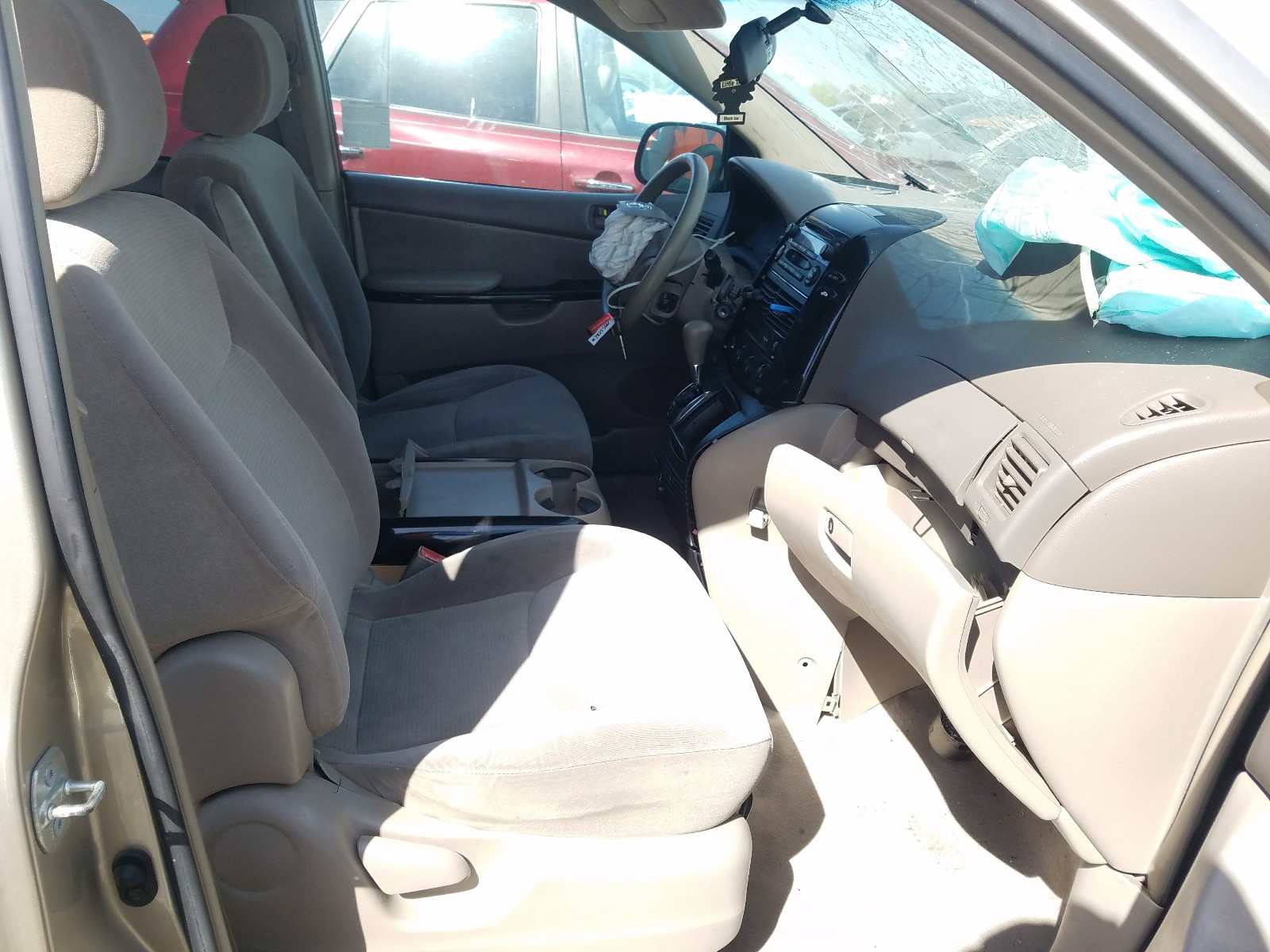 Photo 5 from auction – 2004 TOYOTA SIENNA CE with VIN 5TDZA23C04S162512
