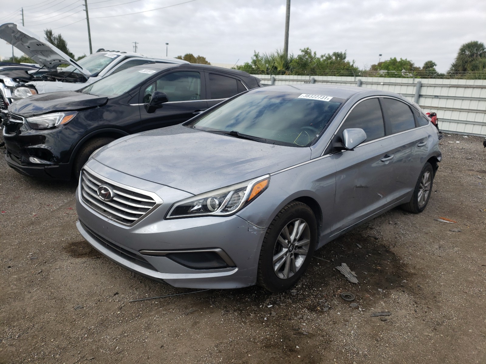 Photo 2 from auction – 2016 HYUNDAI SONATA SE with VIN 5NPE24AF2GH311100
