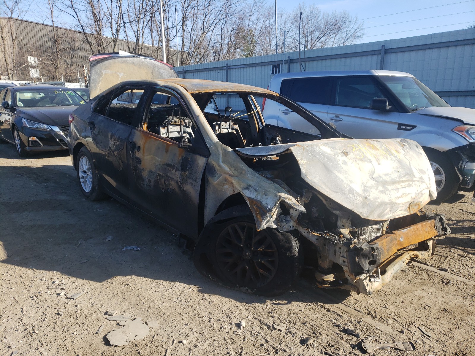 Photo 1 from auction – 2016 TOYOTA CAMRY LE with VIN 4T1BF1FK9GU235999