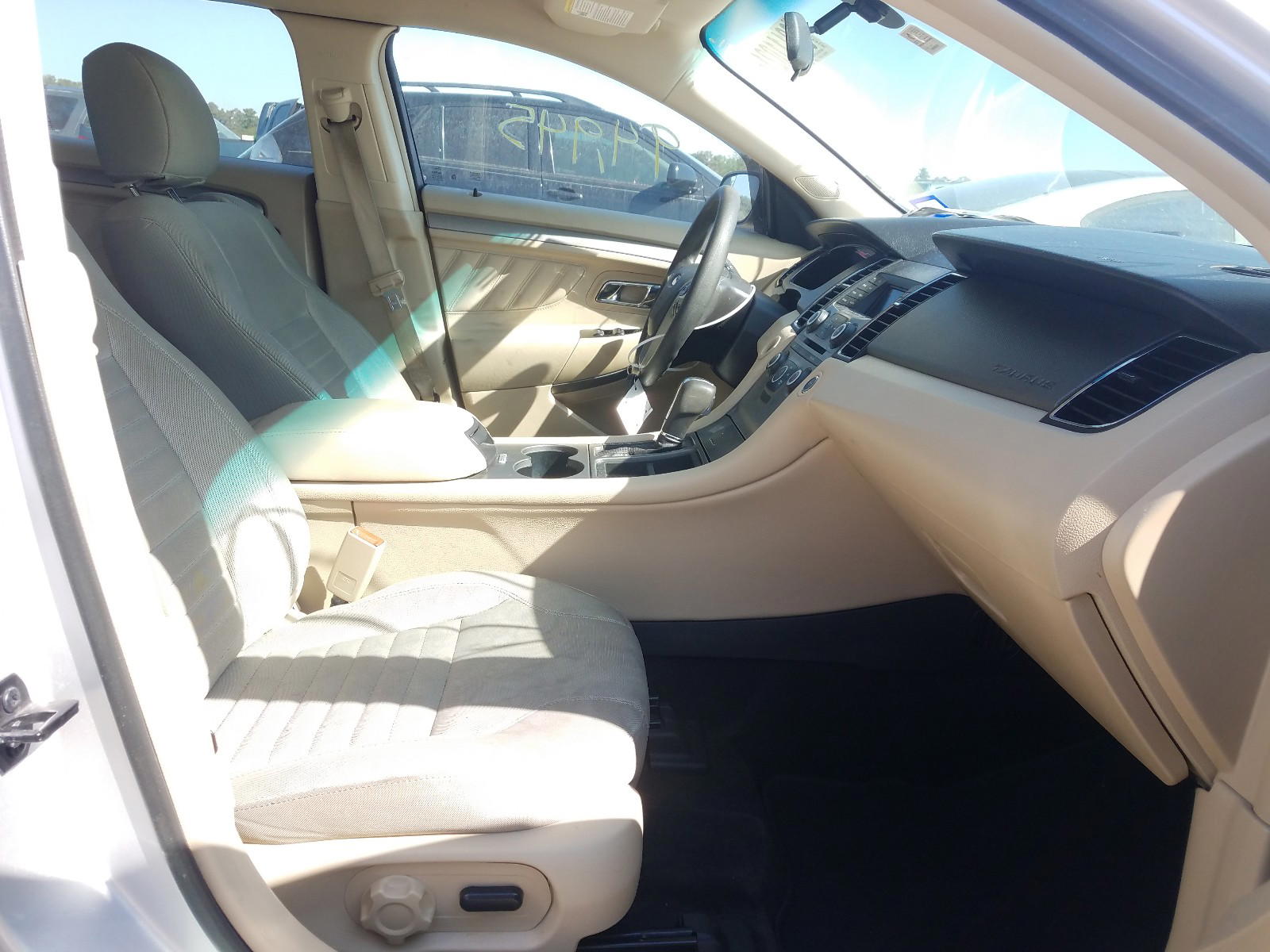 Photo 5 from auction – 2015 FORD TAURUS SE with VIN 1FAHP2D81FG155334