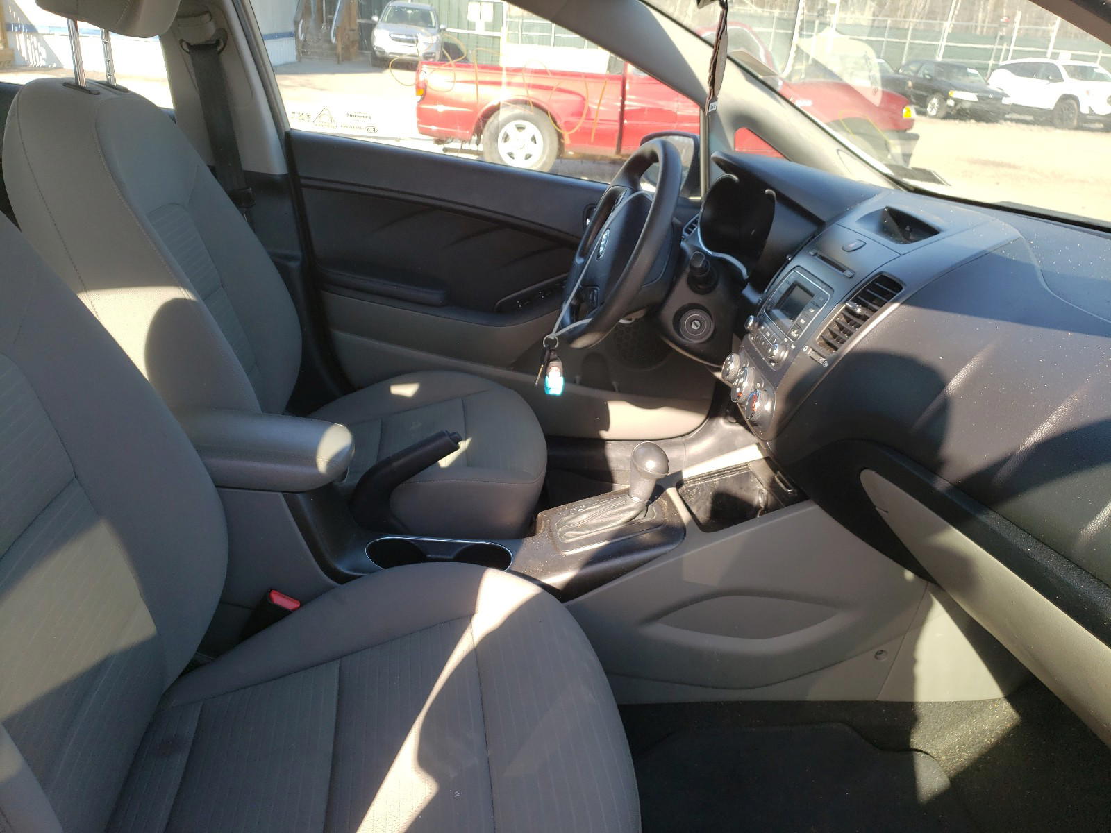 Photo 5 from auction – 2014 KIA FORTE LX with VIN KNAFX4A67E5070019