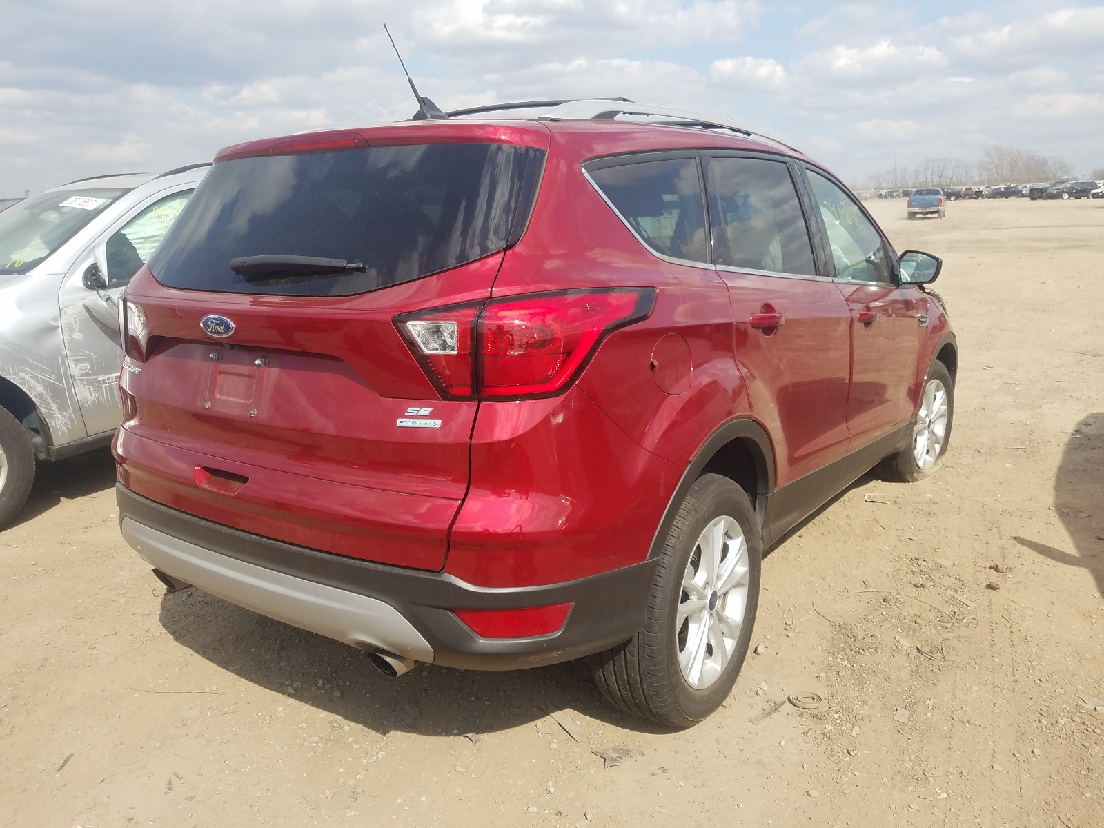 Photo 4 from auction – 2019 FORD ESCAPE SE with VIN 1FMCU0GD0KUC21602