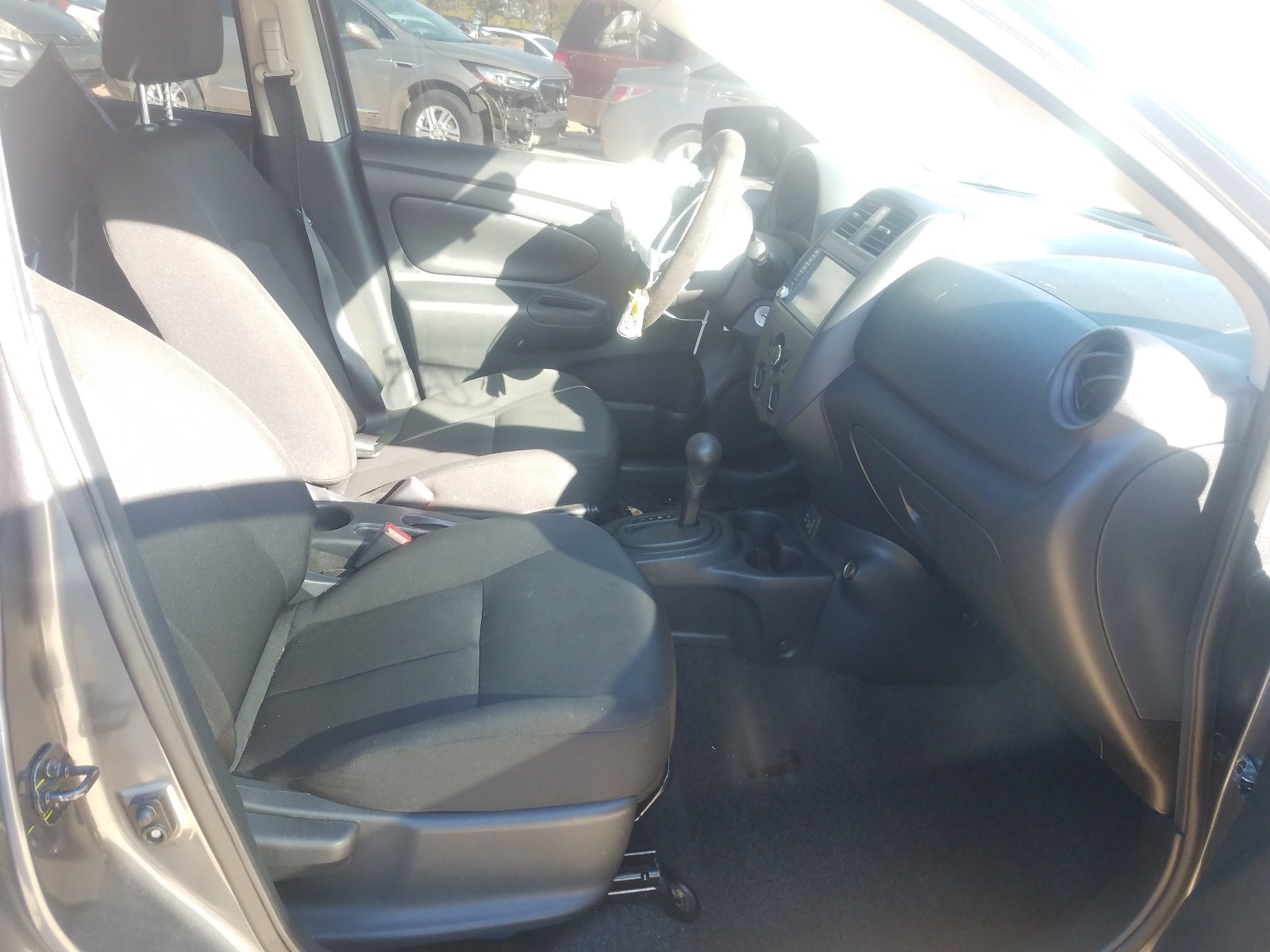 Photo 5 from auction – 2019 NISSAN VERSA S with VIN 3N1CN7AP5KL804886
