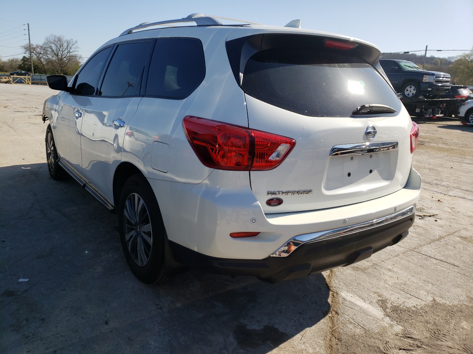 Photo 3 from auction – 2019 NISSAN PATHFINDER with VIN 5N1DR2MN8KC621721