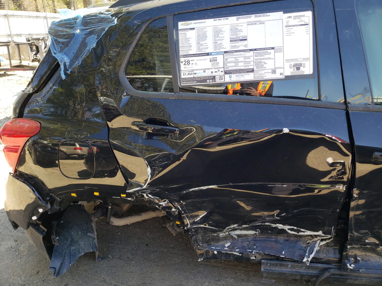 Photo 6 from auction – 2021 CHEVROLET TRAX with VIN KL7CJLSB7MB315086