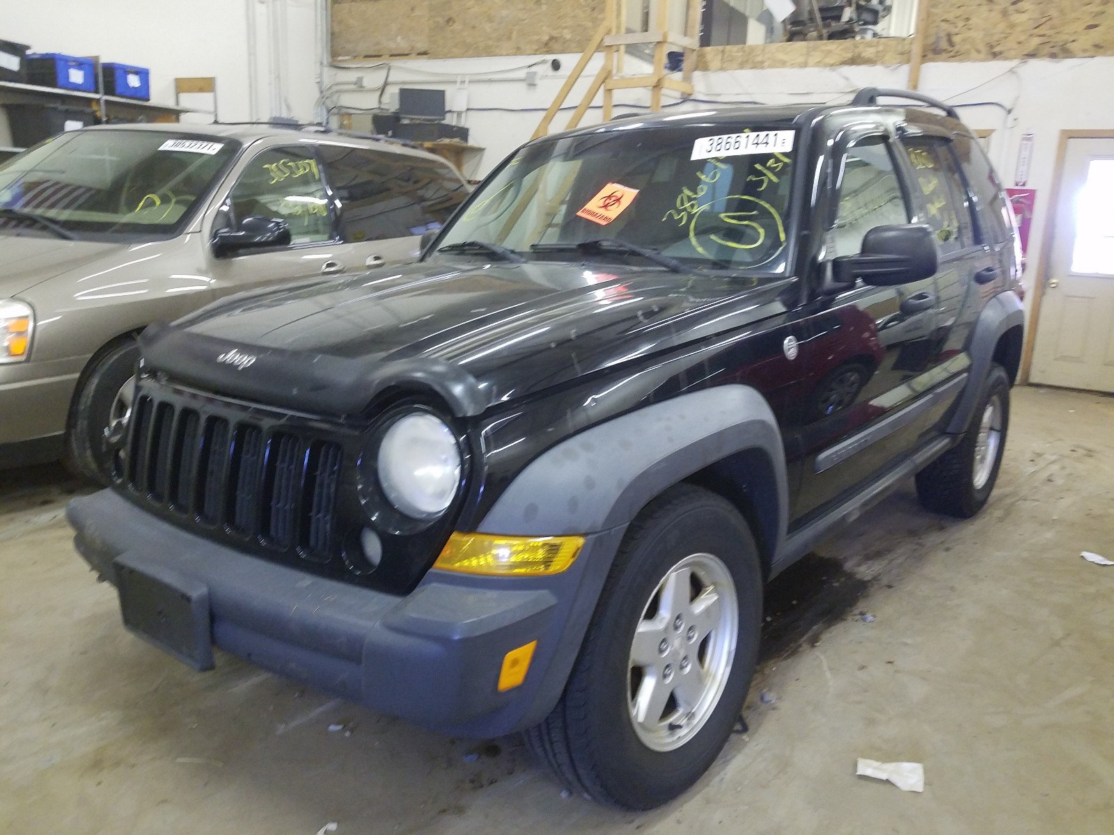 Photo 2 from auction – 2007 JEEP LIBERTY SP with VIN 1J4GL48K57W685357