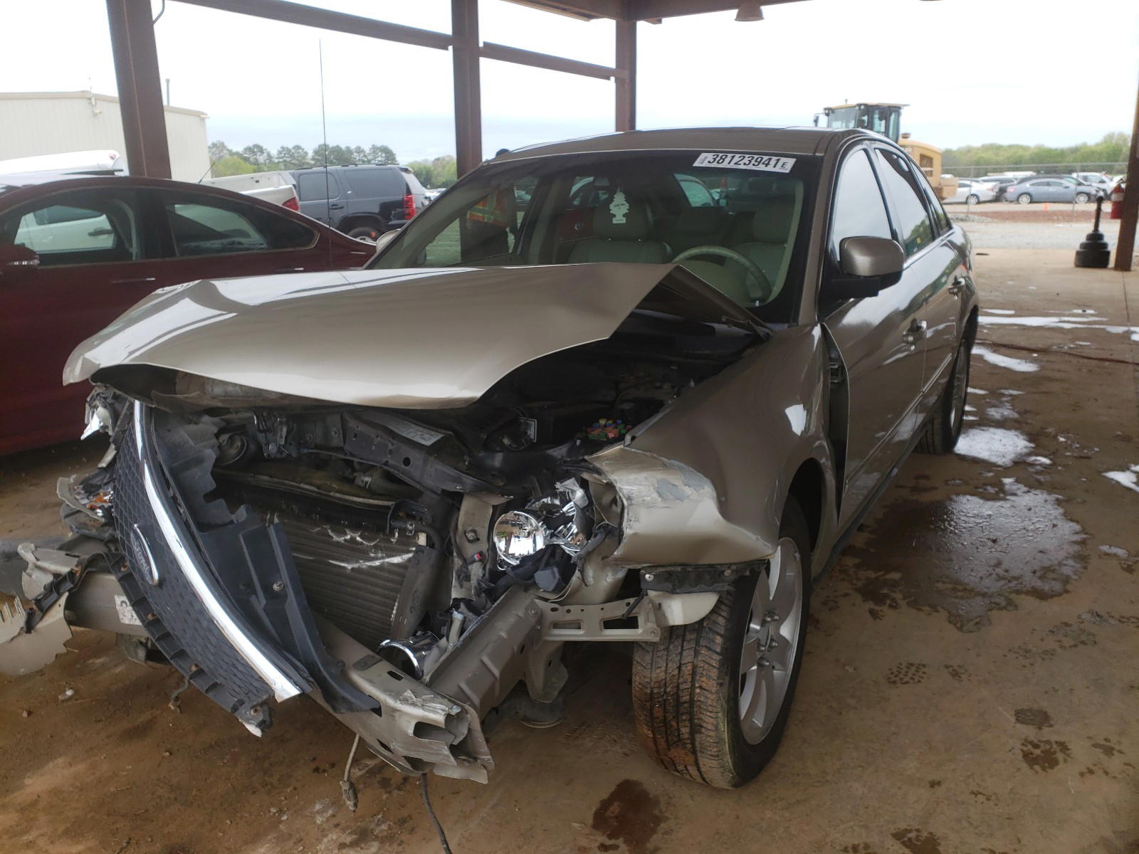 Photo 2 from auction – 2005 FORD FIVE HUNDR with VIN 1FAFP24105G182016