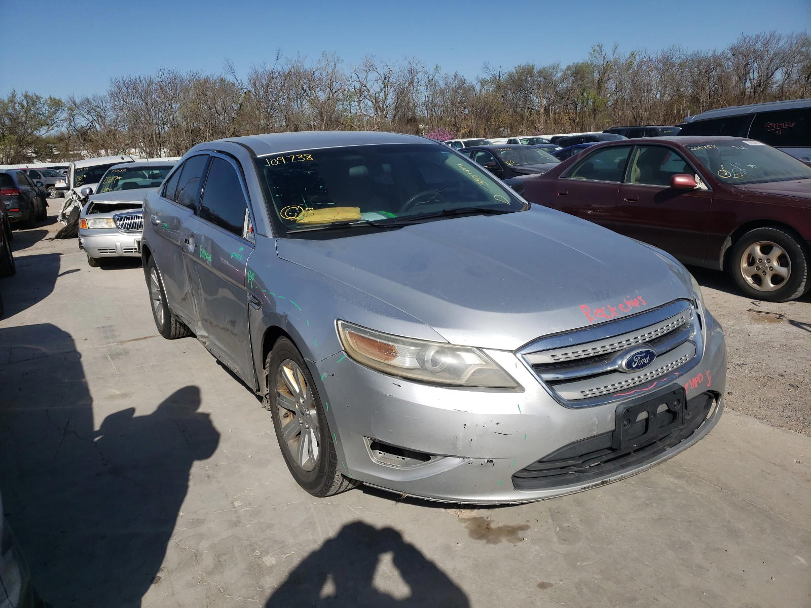 FORD TAURUS SE 2011 with VIN 1FAHP2DW3BG109738 - Photo from auction