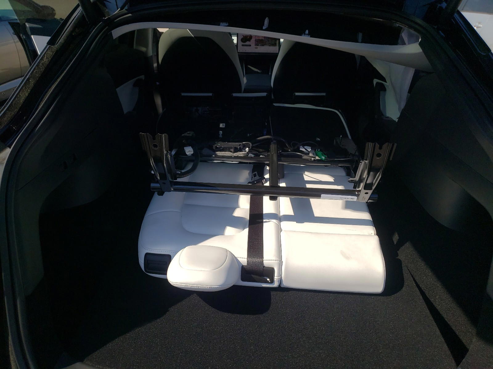 Photo 9 from auction – 2021 TESLA MODEL Y with VIN 5YJYGDEF5MF079174
