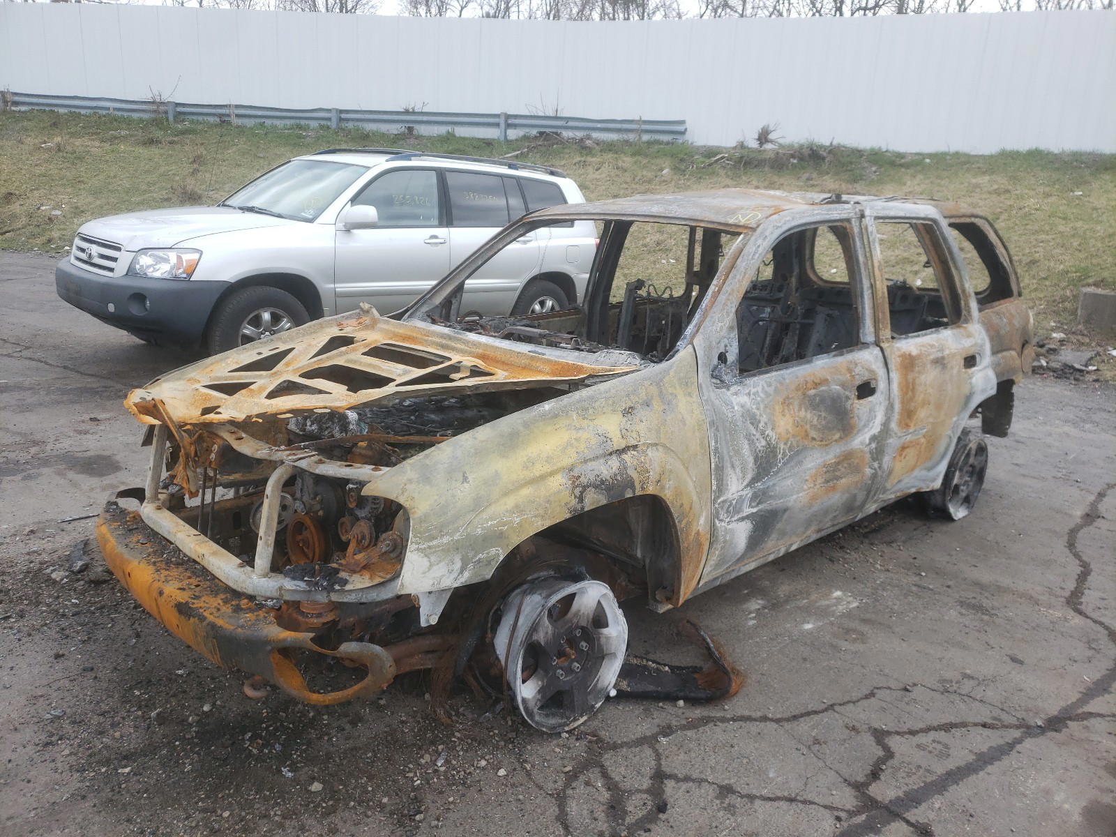 Photo 2 from auction – 2003 CHEVROLET TRAILBLAZE with VIN 1GNDT13S232197703