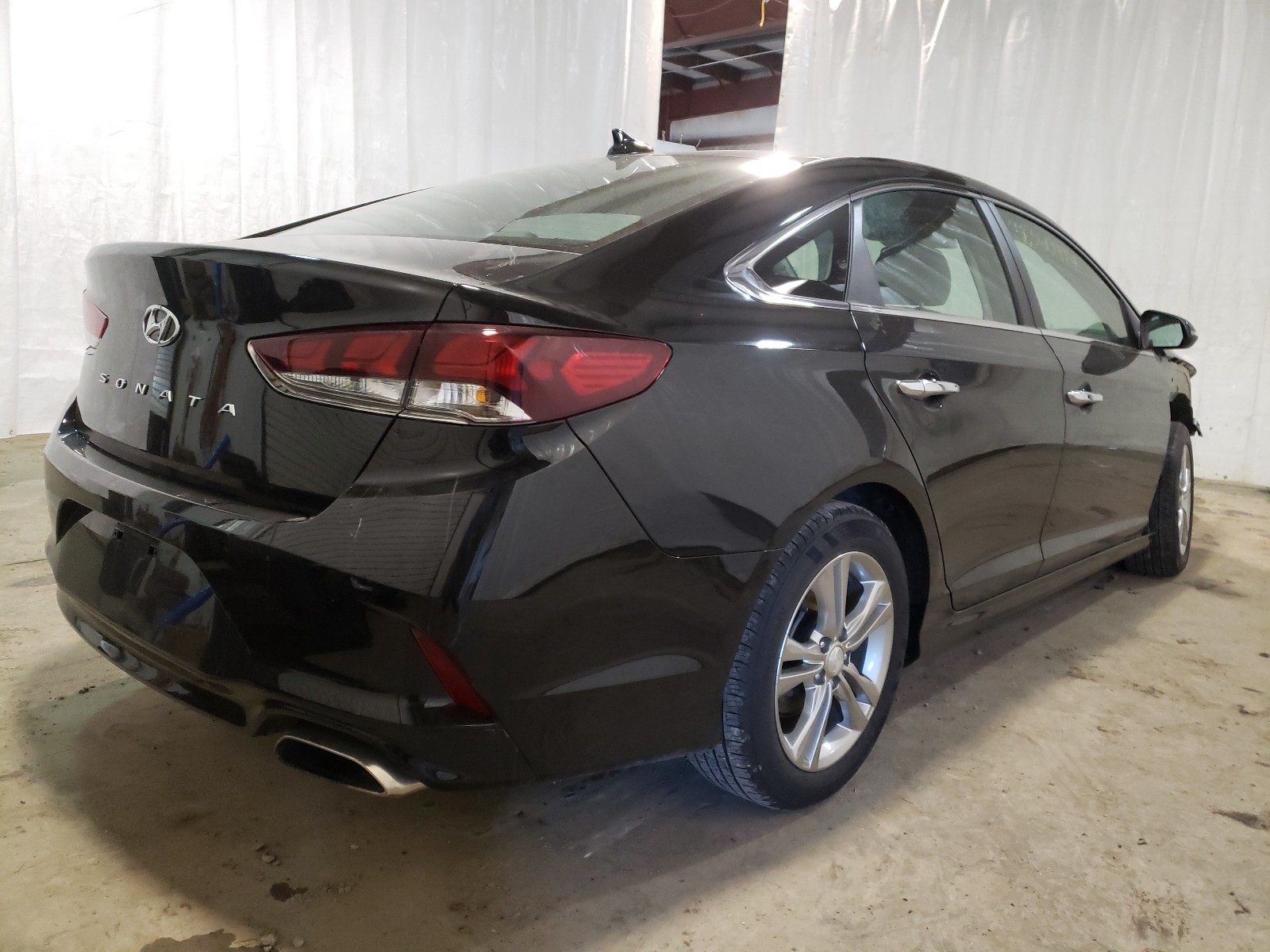 Photo 4 from auction – 2019 HYUNDAI SONATA LIM with VIN 5NPE34AF9KH819943