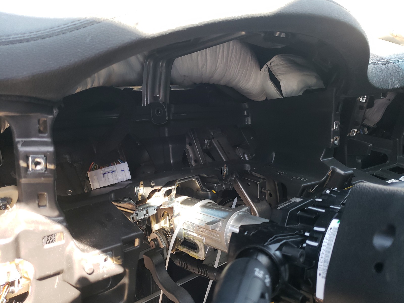 Photo 8 from auction – 2018 KIA SORENTO EX with VIN 5XYPH4A11JG375798
