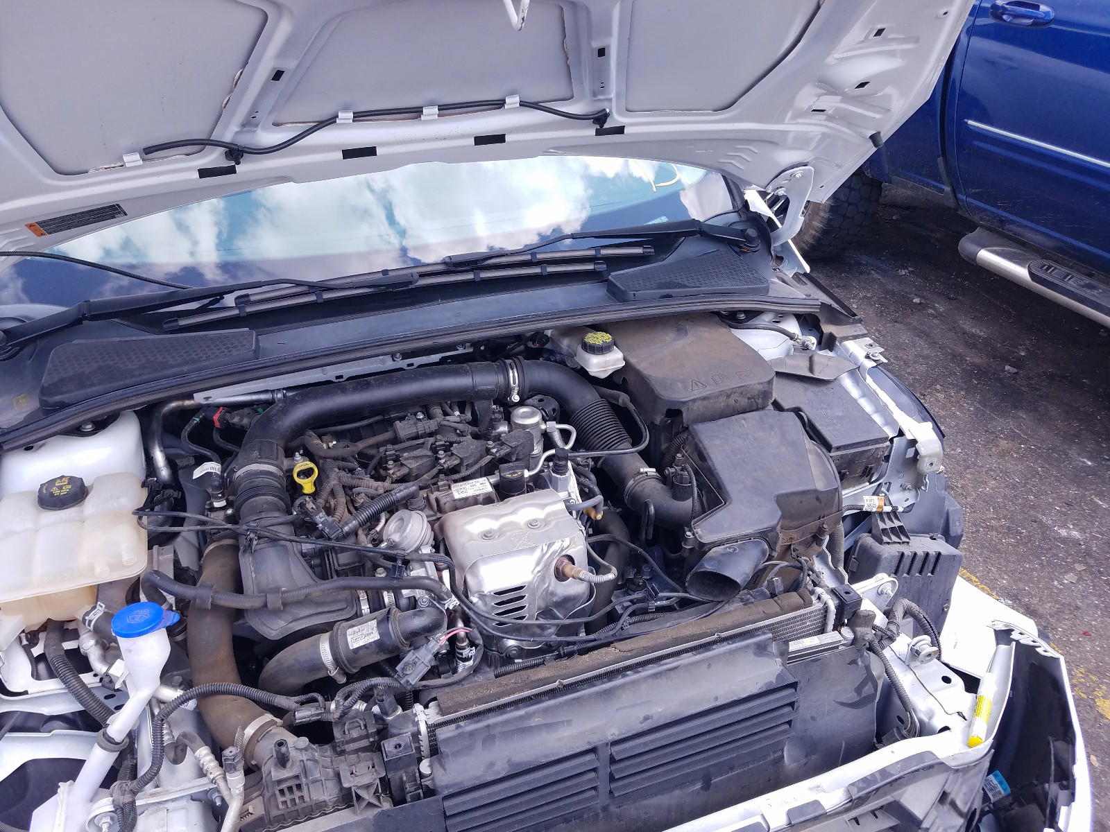 Photo 7 from auction – 2017 FORD FOCUS SE with VIN 1FADP3FE8HL263712