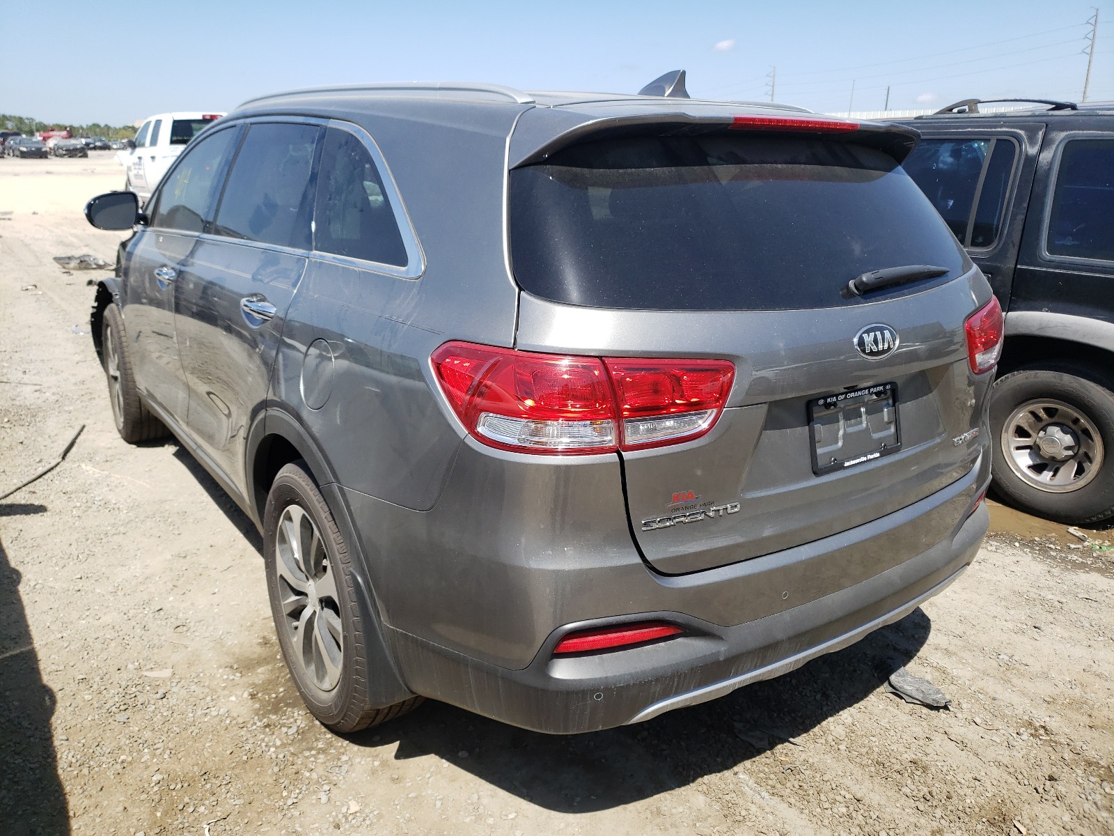 Photo 3 from auction – 2018 KIA SORENTO EX with VIN 5XYPH4A11JG375798
