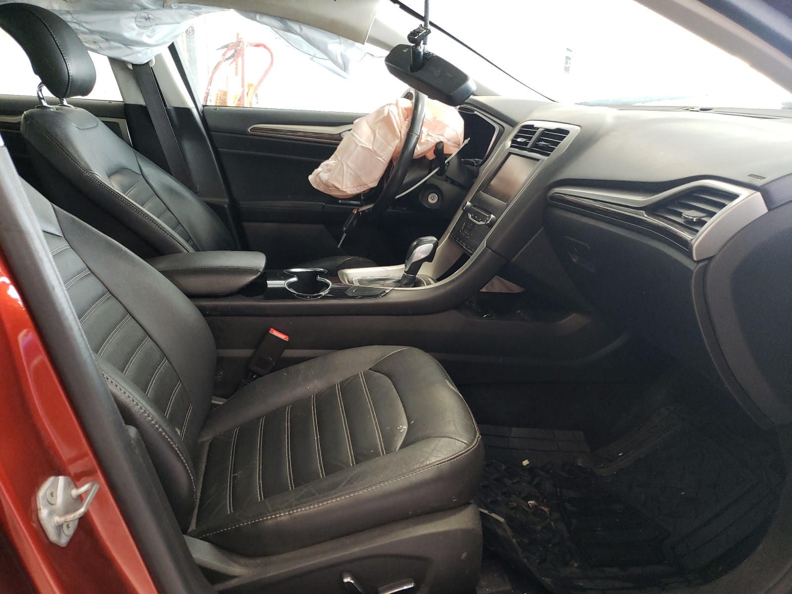 Photo 5 from auction – 2014 FORD FUSION SE with VIN 3FA6P0HDXER174605