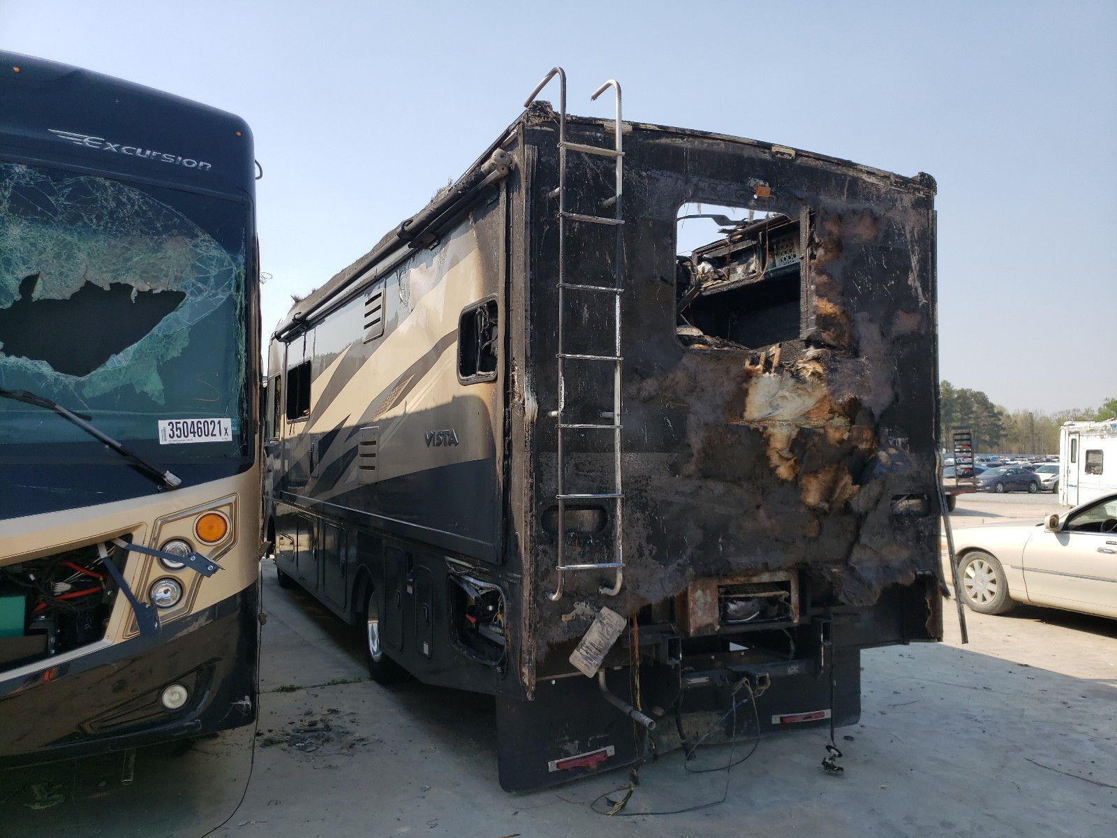 Photo 3 from auction – 2019 FORD F53 with VIN 1F65F5DY4K0A18802