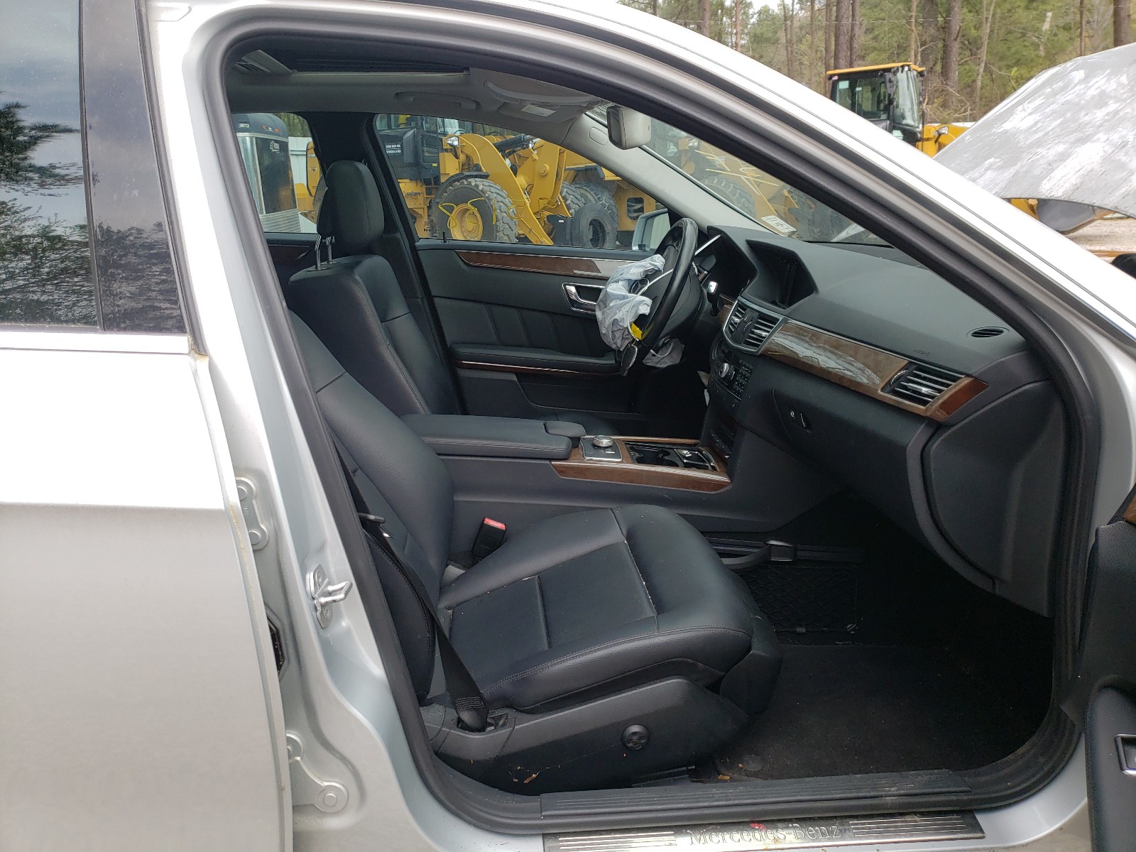Photo 5 from auction – 2011 MERCEDES-BENZ E 350 4MAT with VIN WDDHF8HB9BA290621