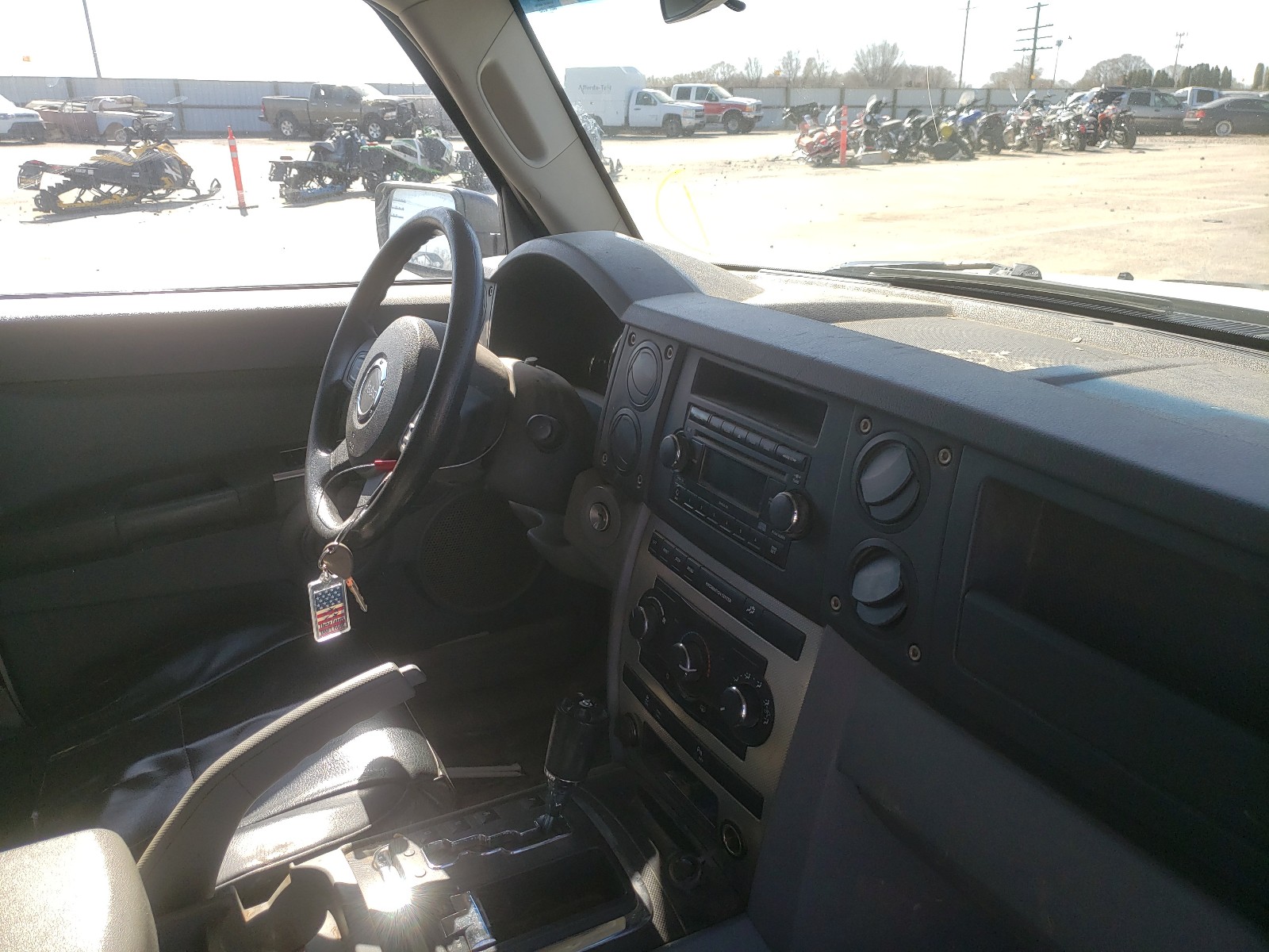 Фото 9 с аукциона – 2007 JEEP COMMANDER с VIN 1J8HG48P27C598732