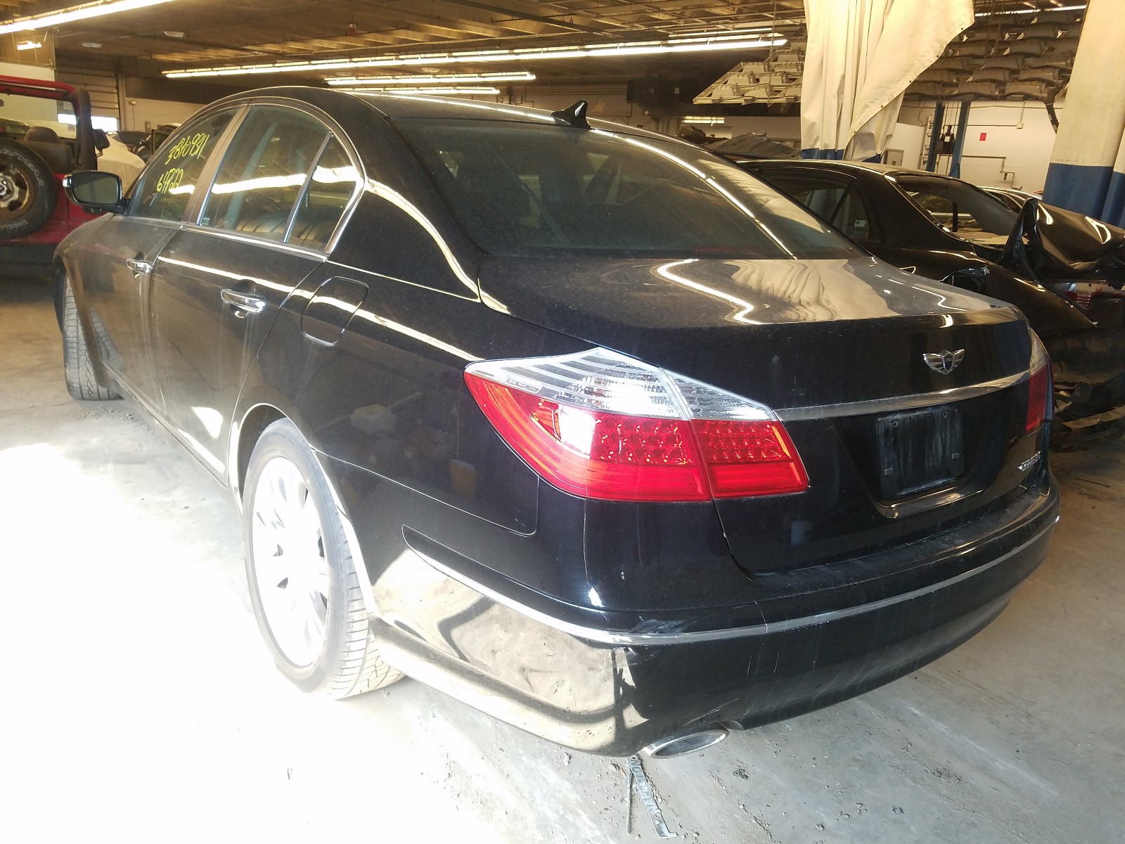 Photo 3 from auction – 2010 HYUNDAI GENESIS 3. with VIN KMHGC4DE2AU085741