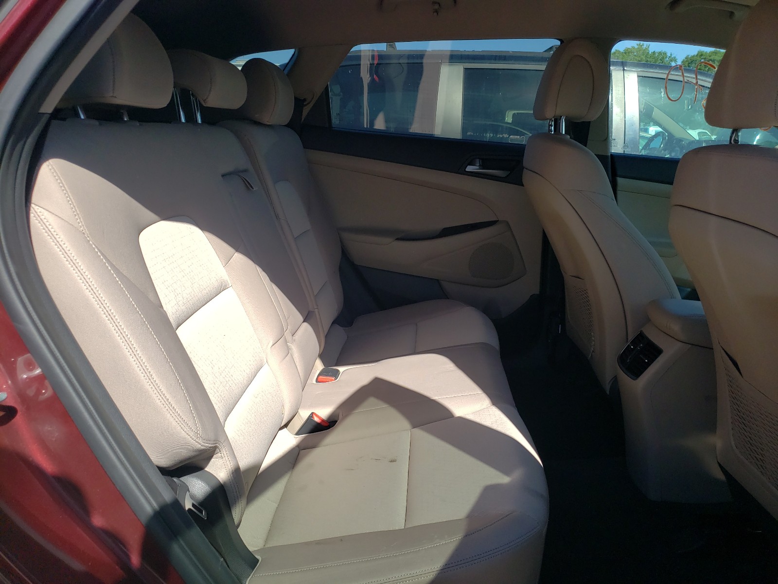 Photo 6 from auction – 2017 HYUNDAI TUCSON LIM with VIN KM8J3CA20HU315975
