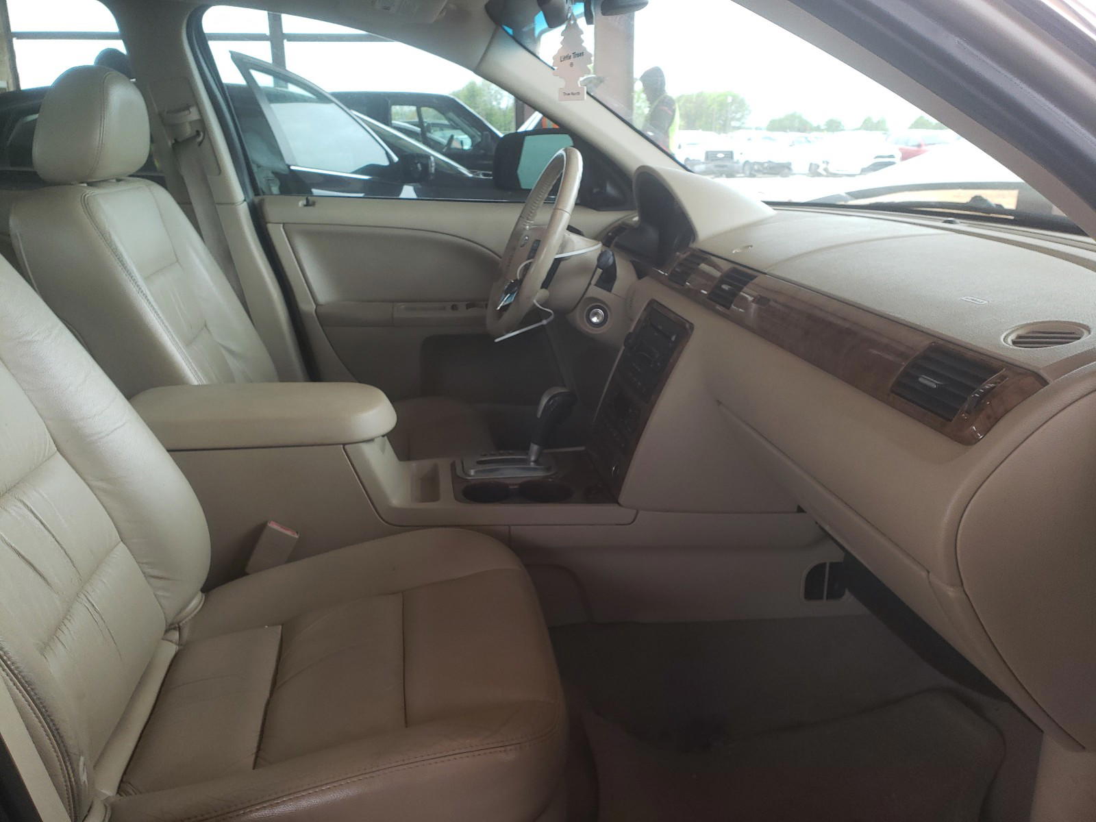 Photo 5 from auction – 2005 FORD FIVE HUNDR with VIN 1FAFP24105G182016