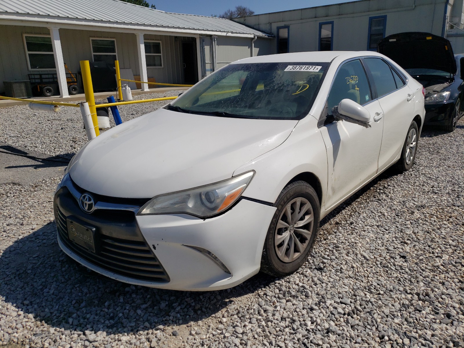 Photo 2 from auction – 2015 TOYOTA CAMRY LE with VIN 4T1BF1FK9FU012974