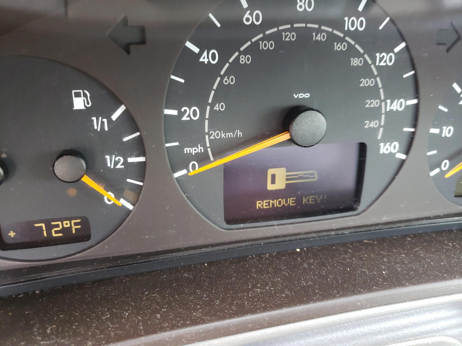Photo 8 from auction – 2000 MERCEDES-BENZ E-CLASS with VIN WDBJF65J3YA997040