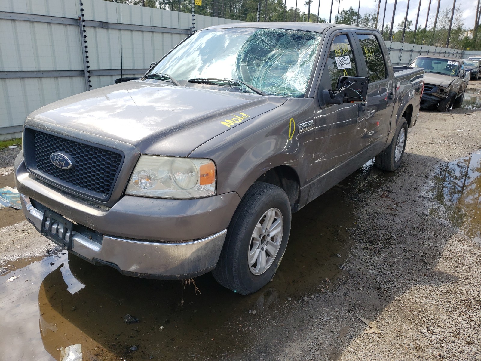 Photo 2 from auction – 2005 FORD F150 SUPER with VIN 1FTRW12WX5KF05195