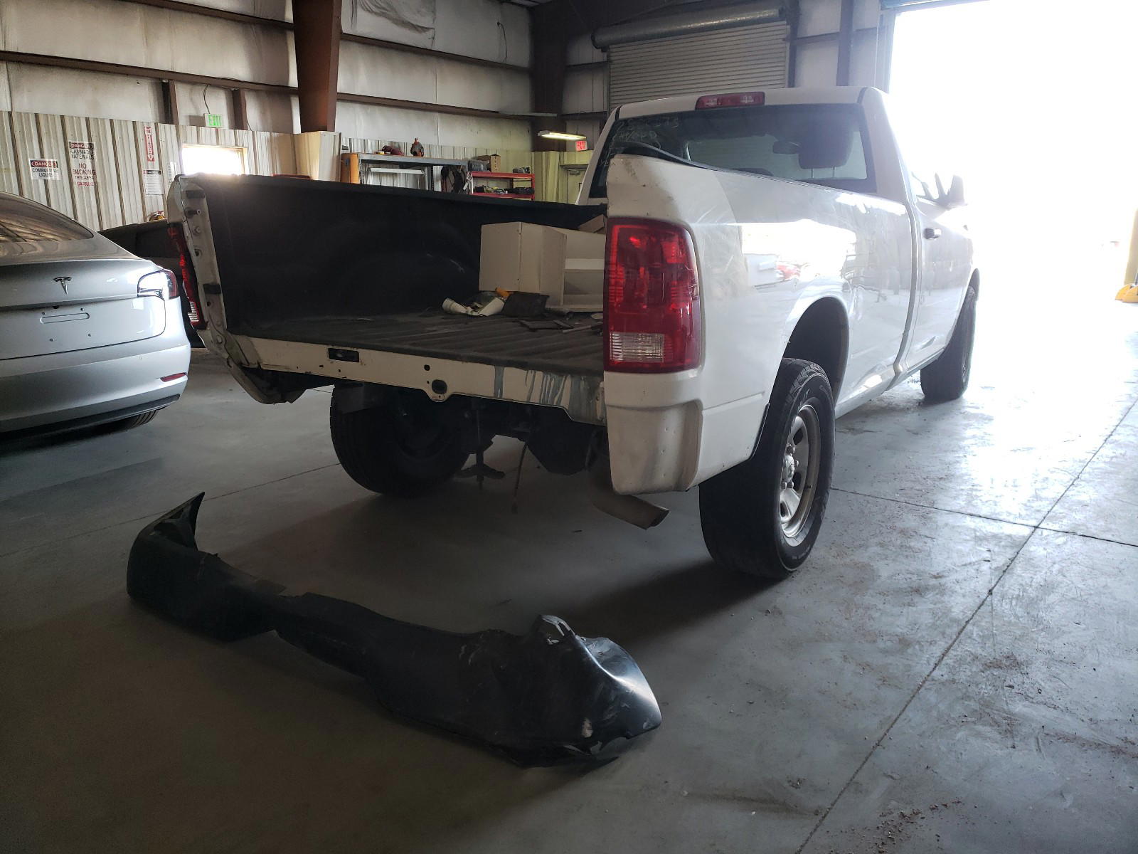 Photo 4 from auction – 2016 RAM 1500 ST with VIN 3C6JR6DG7GG290688