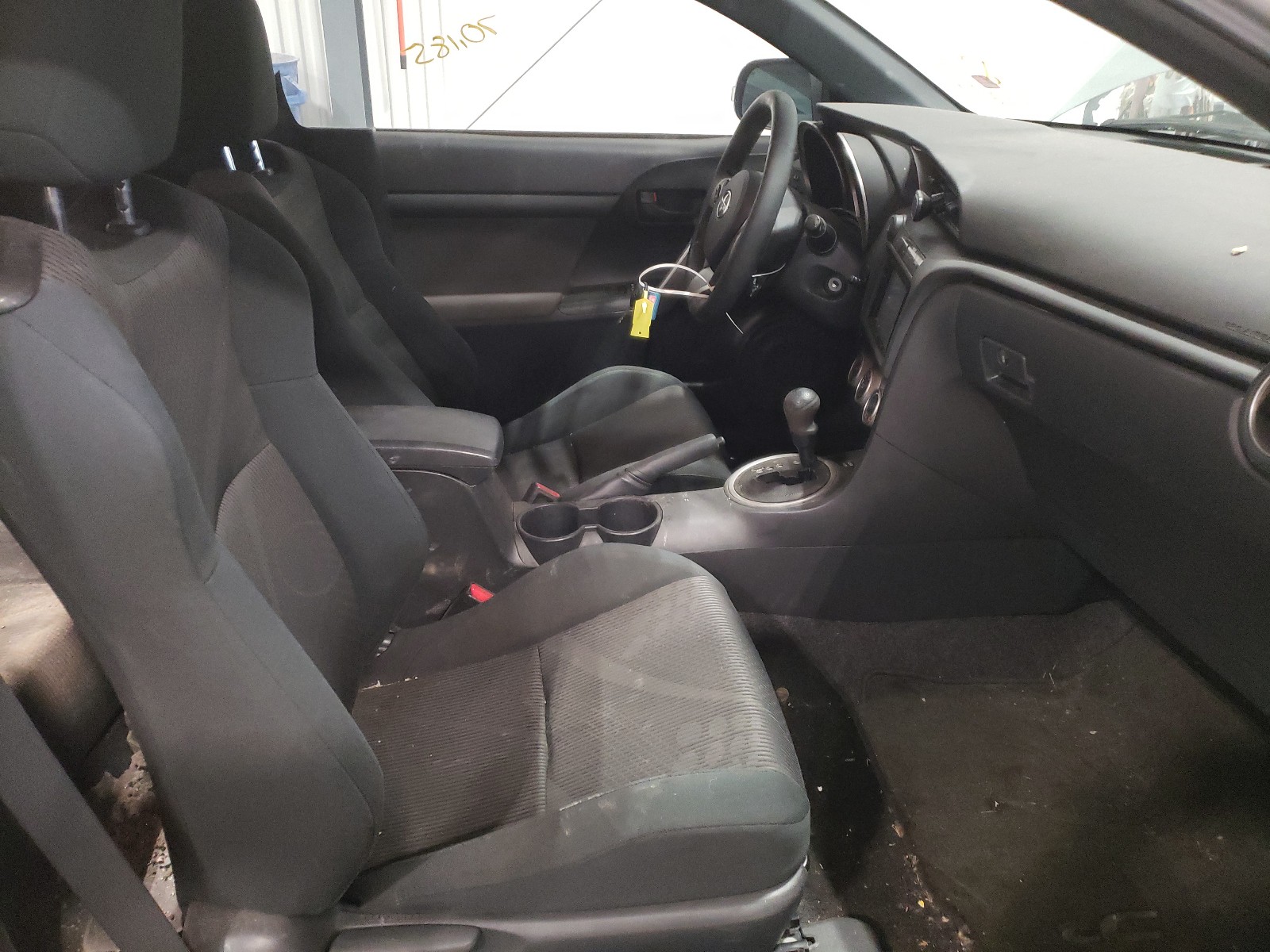 Photo 5 from auction – 2011 TOYOTA SCION TC with VIN JTKJF5C72B3007275
