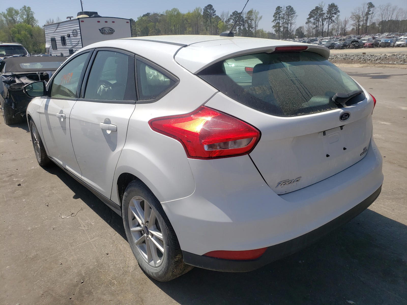 Photo 3 from auction – 2015 FORD FOCUS SE with VIN 1FADP3K20FL228364