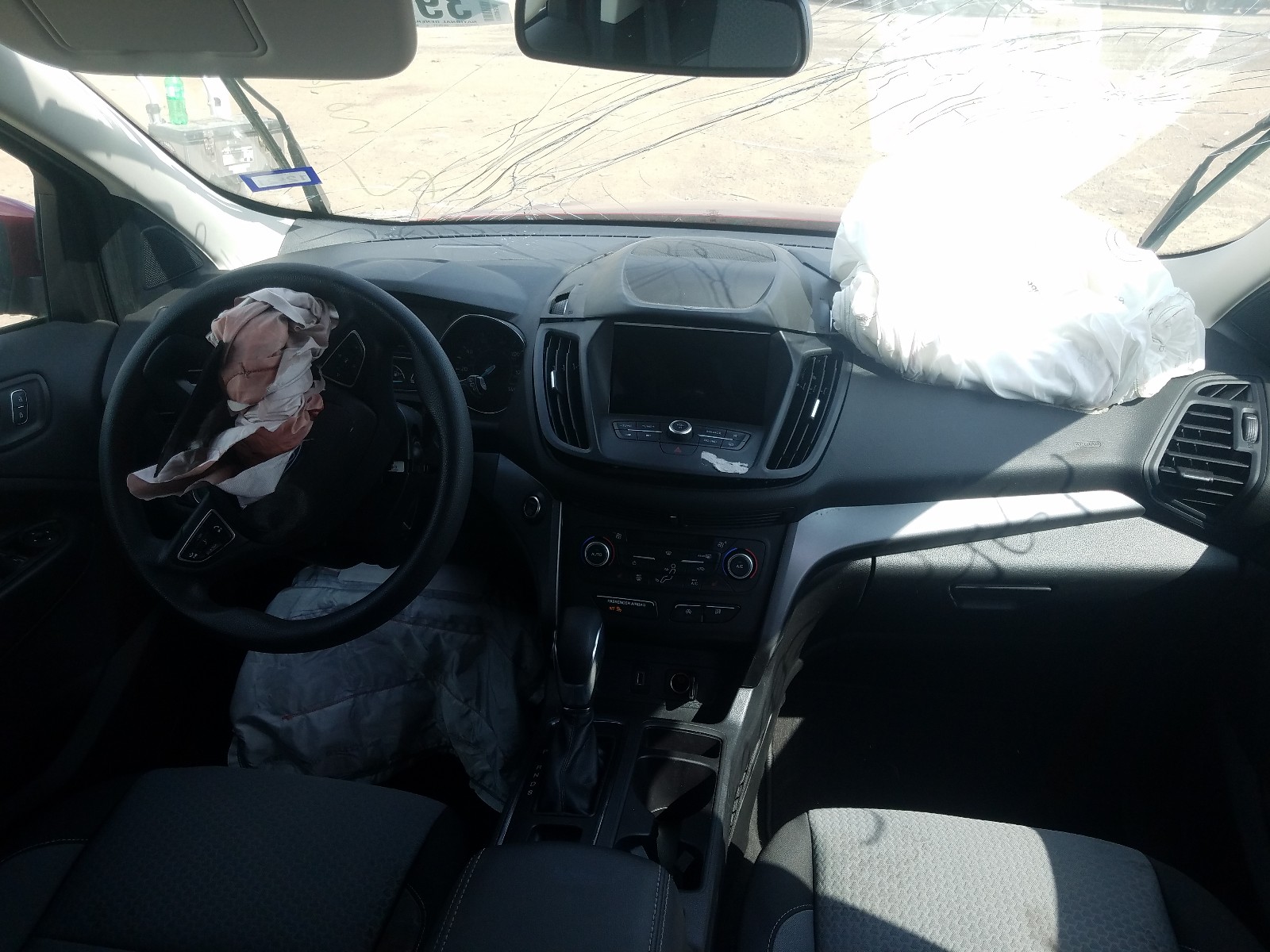 Photo 9 from auction – 2019 FORD ESCAPE SE with VIN 1FMCU0GD0KUC21602