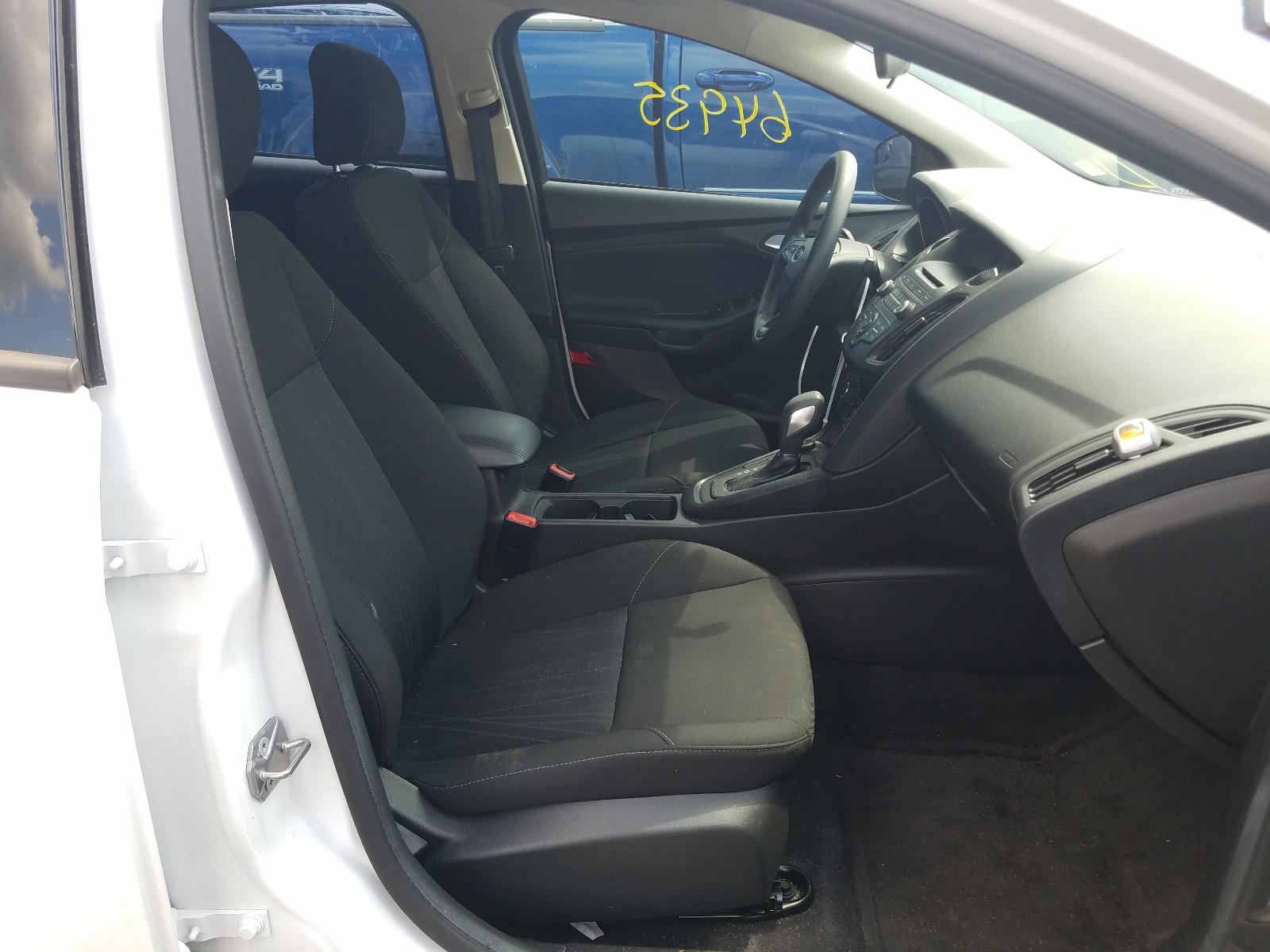 Photo 5 from auction – 2017 FORD FOCUS SE with VIN 1FADP3FE8HL263712