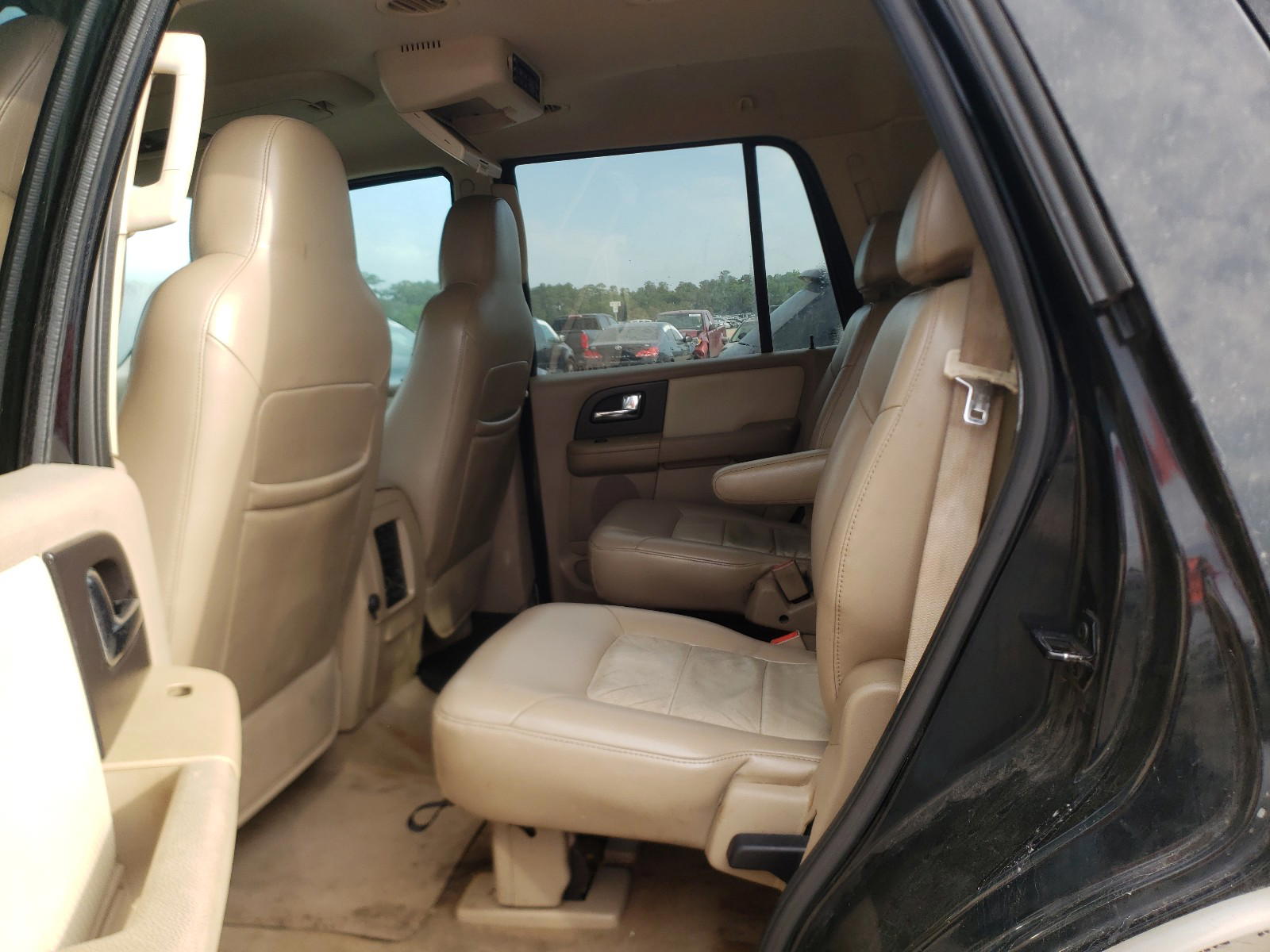 Photo 6 from auction – 2005 FORD EXPEDITION with VIN 1FMPU17545LA30498