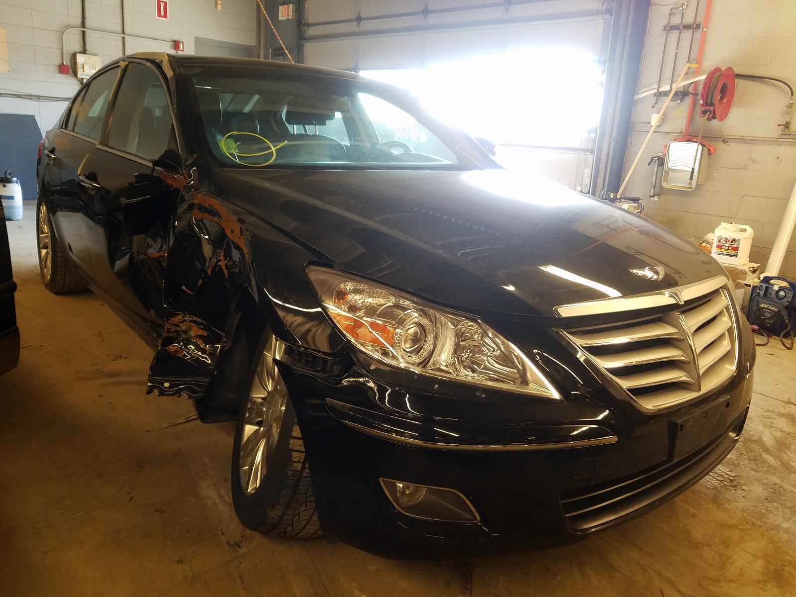 Photo 1 from auction – 2010 HYUNDAI GENESIS 3. with VIN KMHGC4DE2AU085741