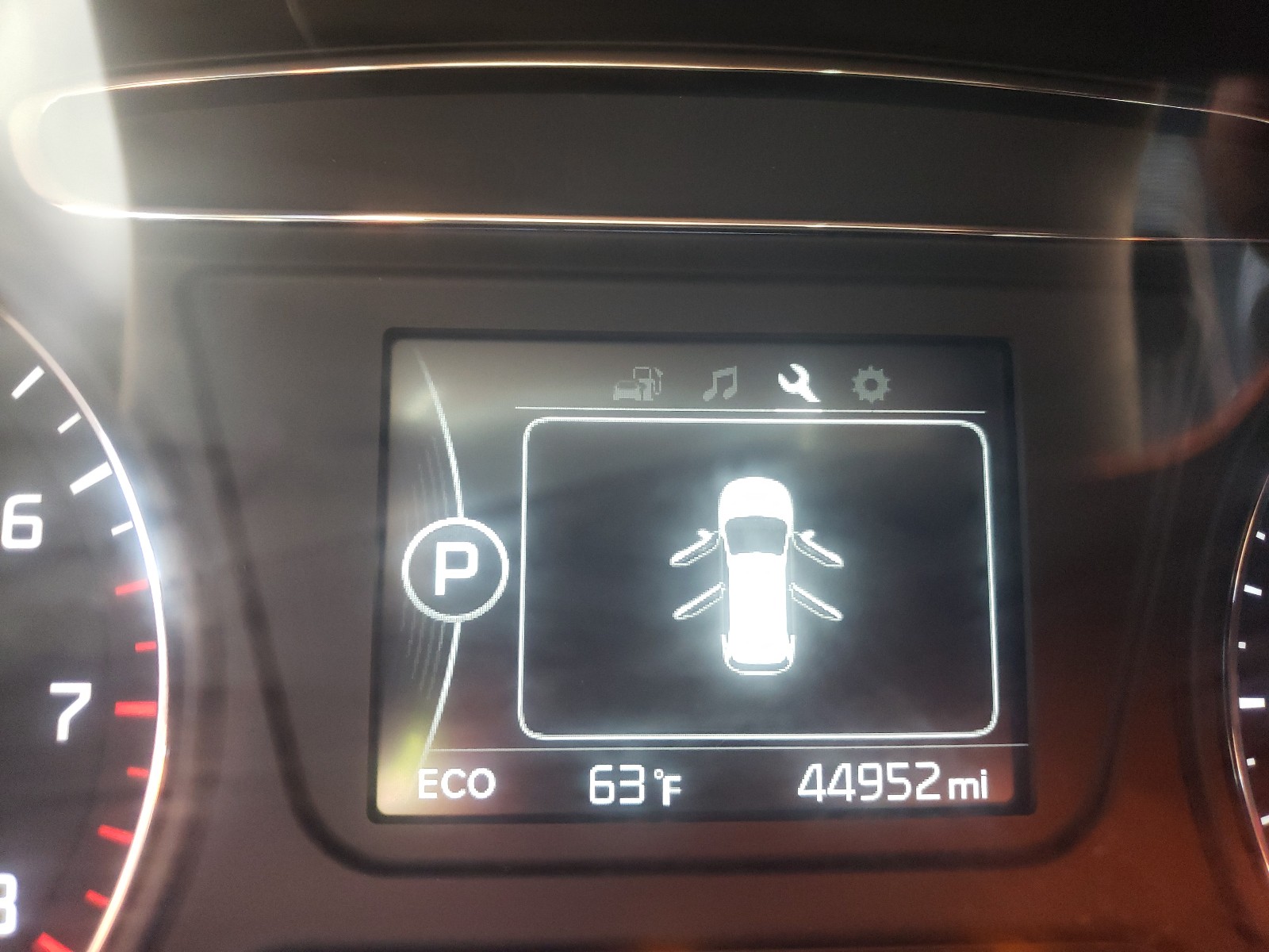 Photo 8 from auction – 2018 KIA SORENTO LX with VIN 5XYPGDA30JG396436