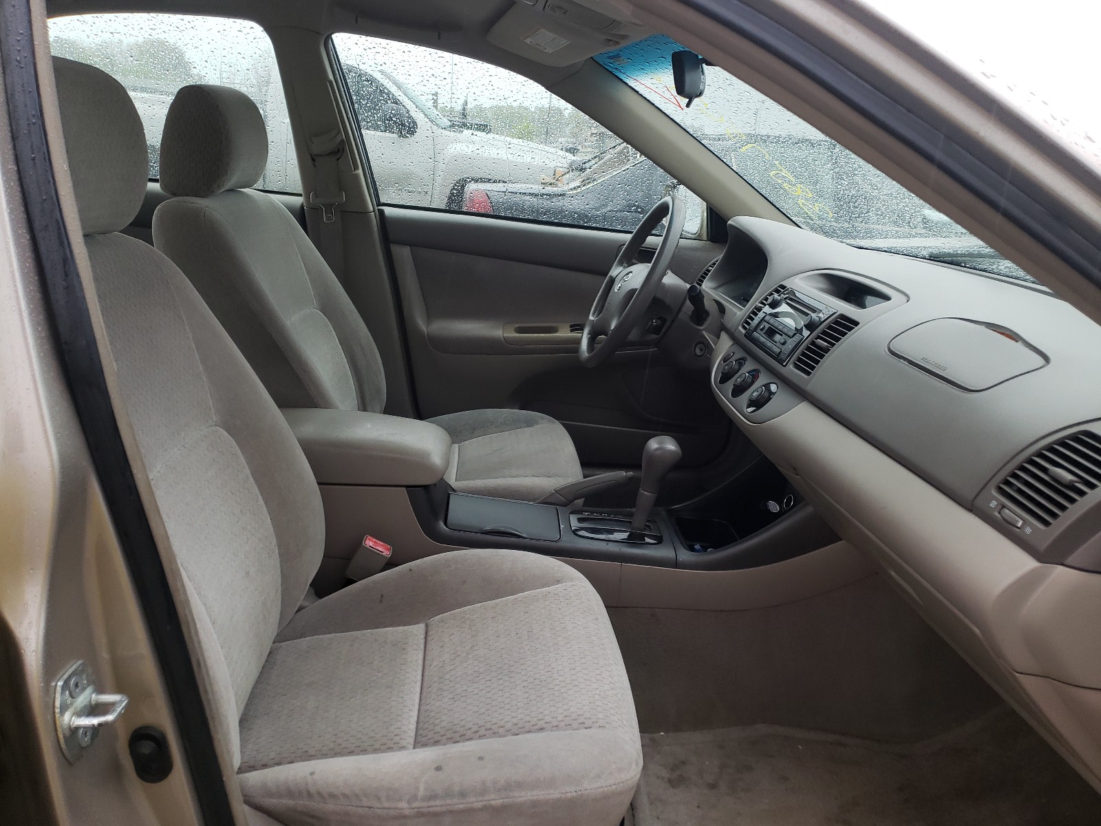 Photo 5 from auction – 2002 TOYOTA CAMRY LE with VIN 4T1BE32K42U632601
