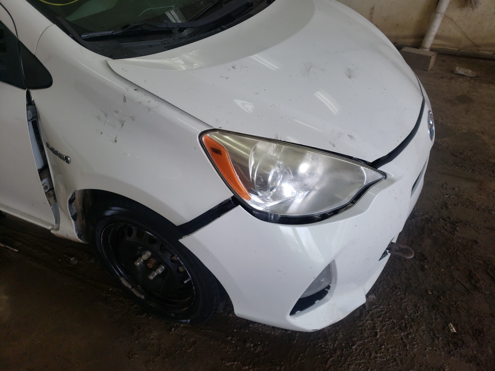 Photo 9 from auction – 2012 TOYOTA PRIUS C with VIN JTDKDTB39C1513896