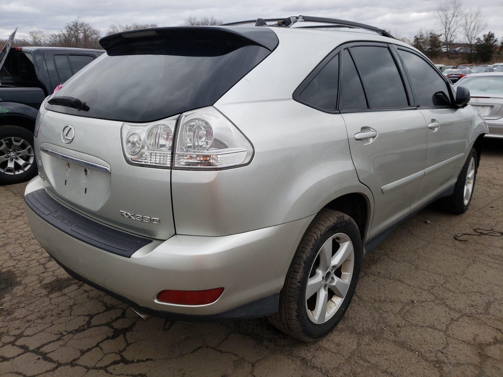 Zdjęcie 4 z aukcji – 2004 LEXUS RX 330 z VIN 2T2HA31U24C030921