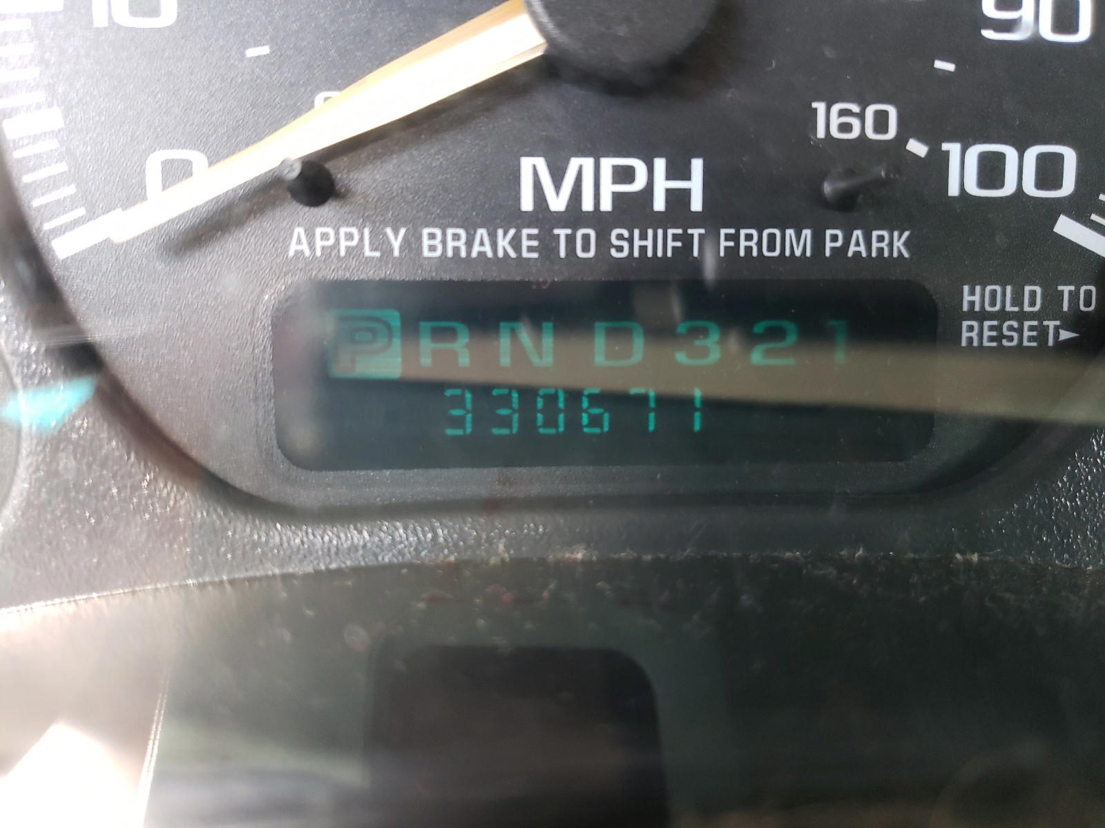 Photo 8 from auction – 2002 CHEVROLET SUBURBAN with VIN 1GNFK16Z22J100749