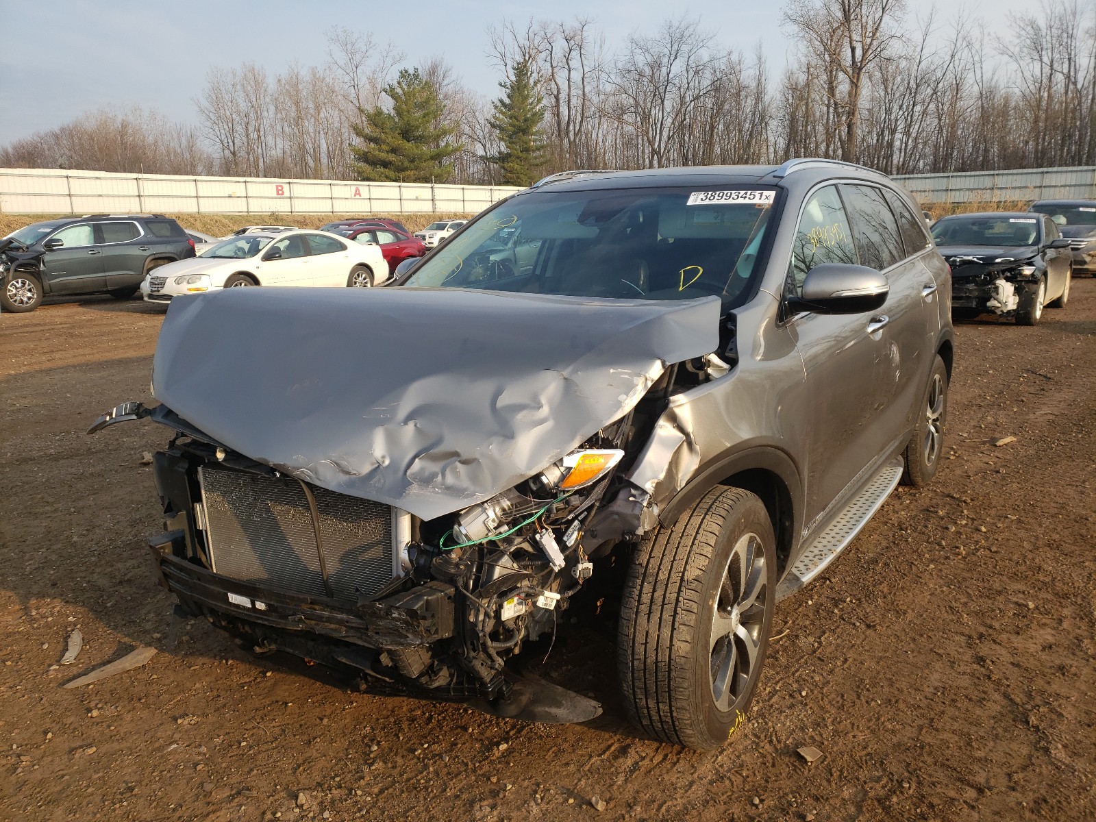 Photo 2 from auction – 2017 KIA SORENTO EX with VIN 5XYPHDA55HG234004