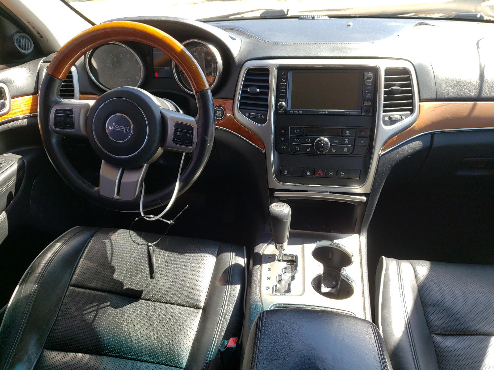 Photo 9 from auction – 2011 JEEP GRAND CHER with VIN 1J4RS6GG2BC637541