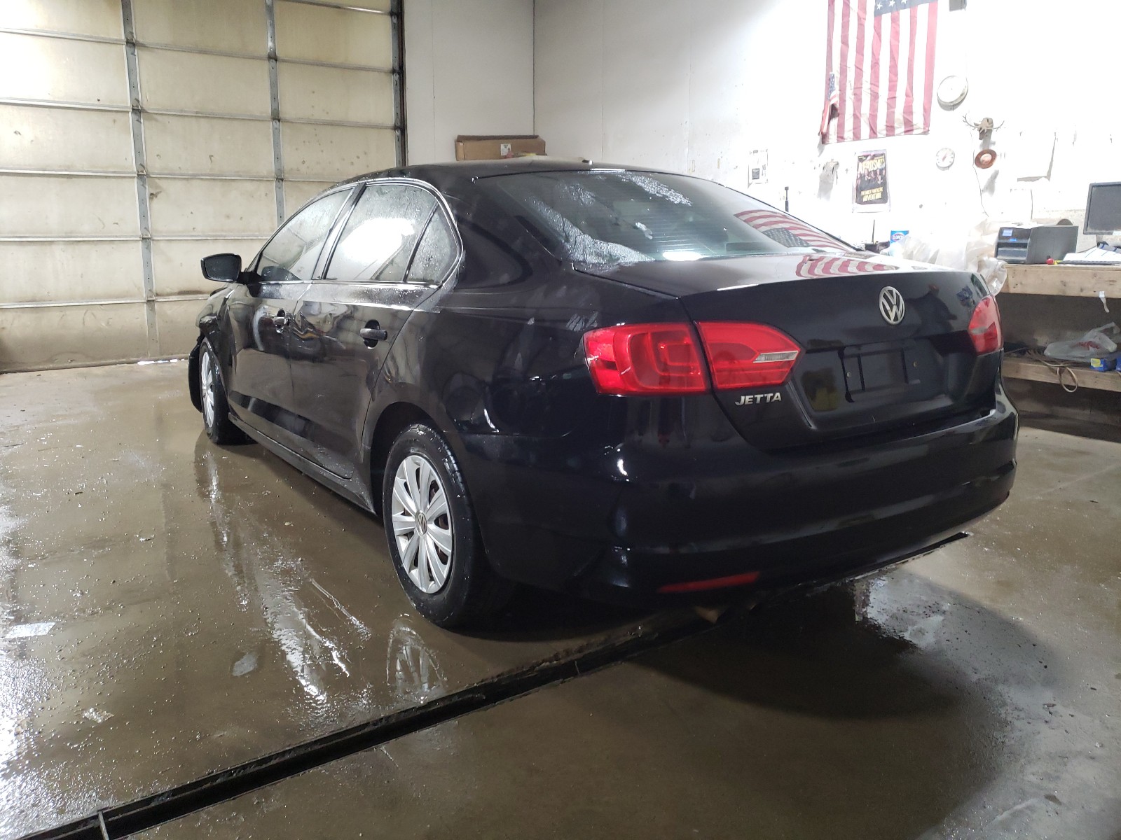 Photo 3 from auction – 2011 VOLKSWAGEN JETTA BASE with VIN 3VW2K7AJ3BM310918