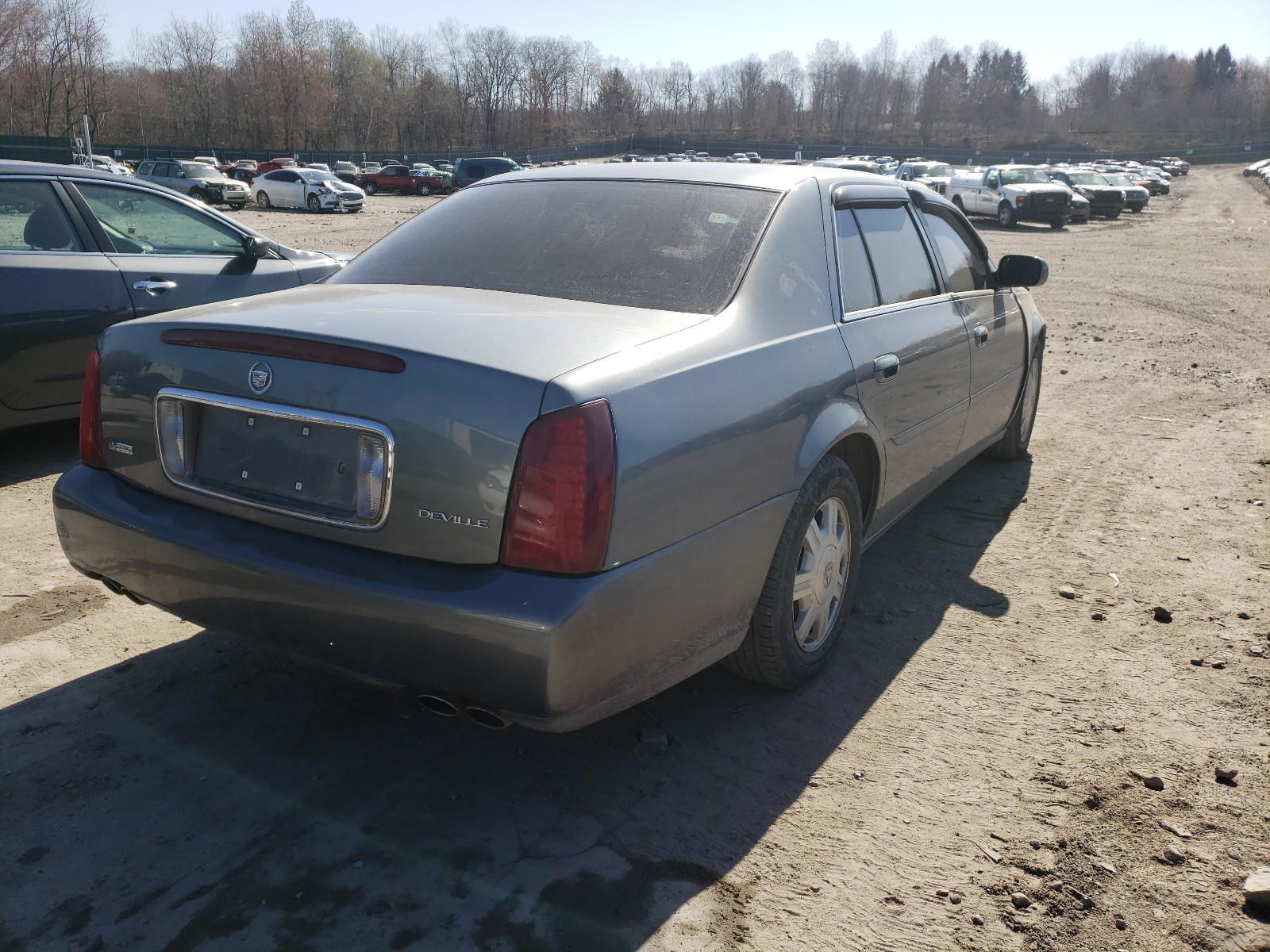 Photo 4 from auction – 2004 CADILLAC DEVILLE with VIN 1G6KD54Y14U263898