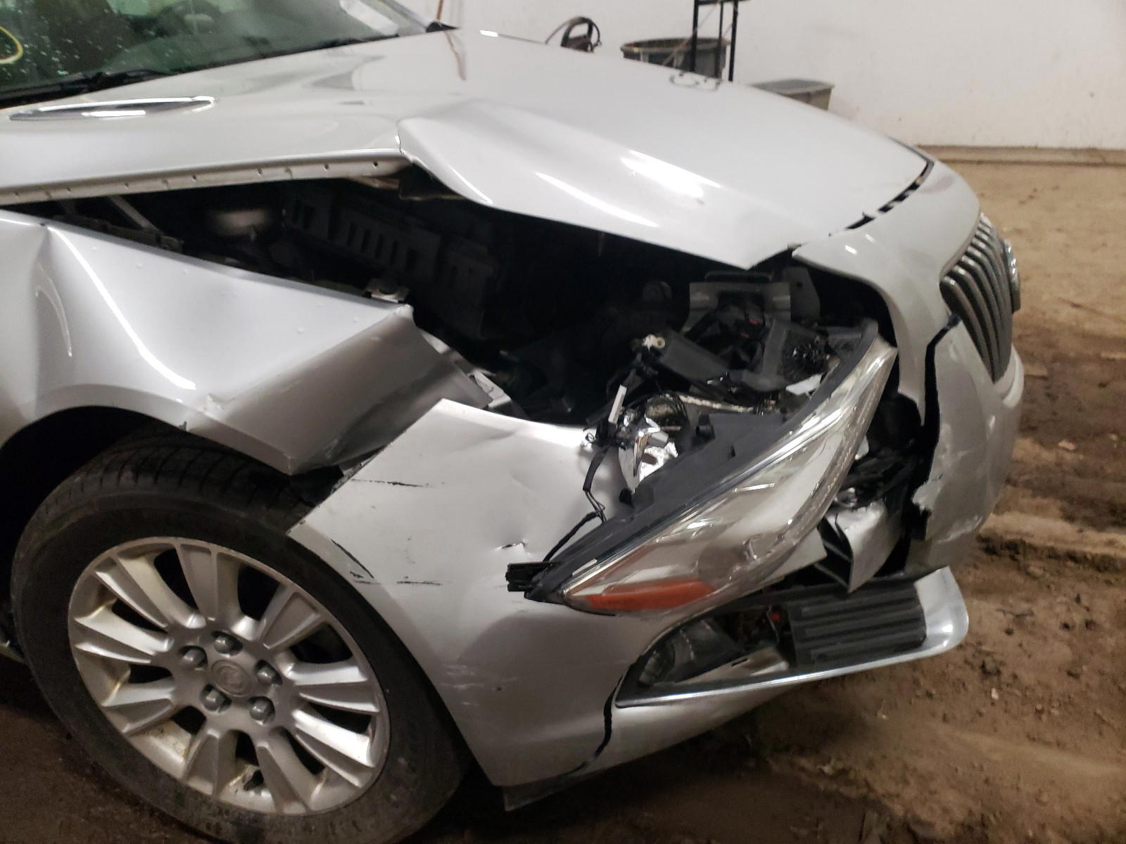 Photo 9 from auction – 2013 BUICK REGAL with VIN 2G4GR5ER3D9164438