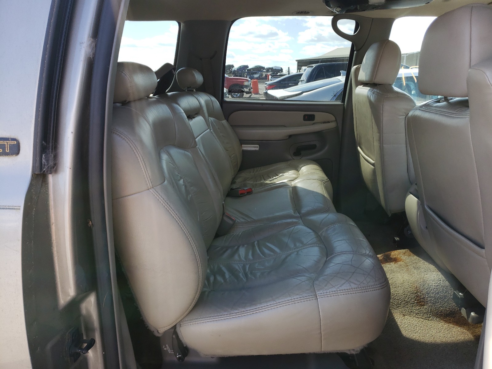 Zdjęcie 6 z aukcji – 2002 CHEVROLET SUBURBAN z VIN 1GNFK16Z22J100749