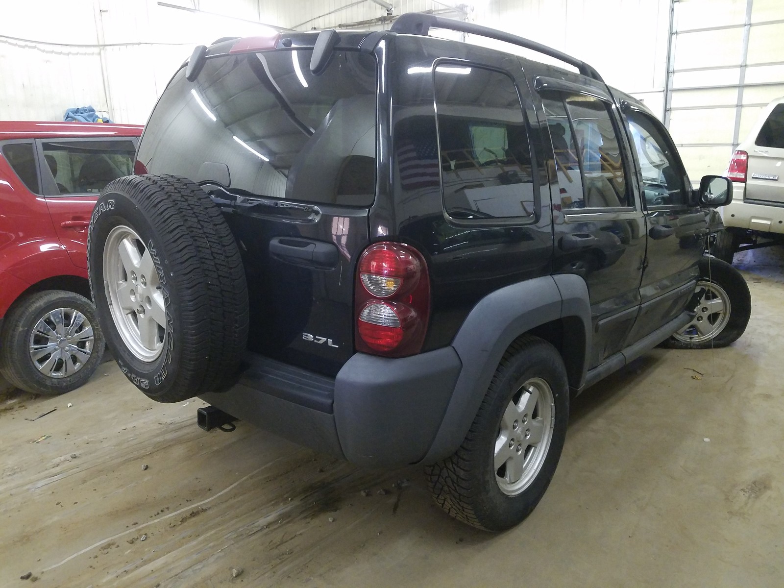 Photo 4 from auction – 2007 JEEP LIBERTY SP with VIN 1J4GL48K57W685357
