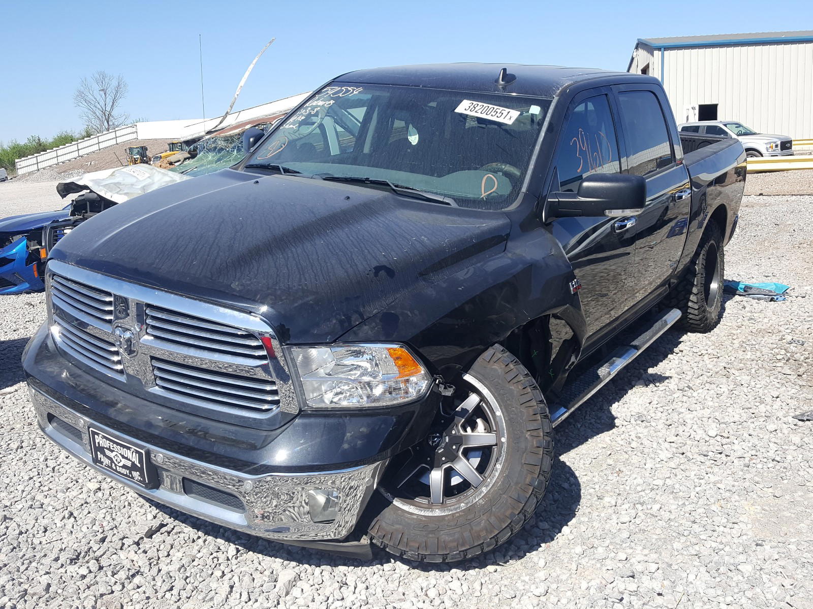 Photo 2 from auction – 2016 RAM 1500 SLT with VIN 3C6RR7LT5GG163901