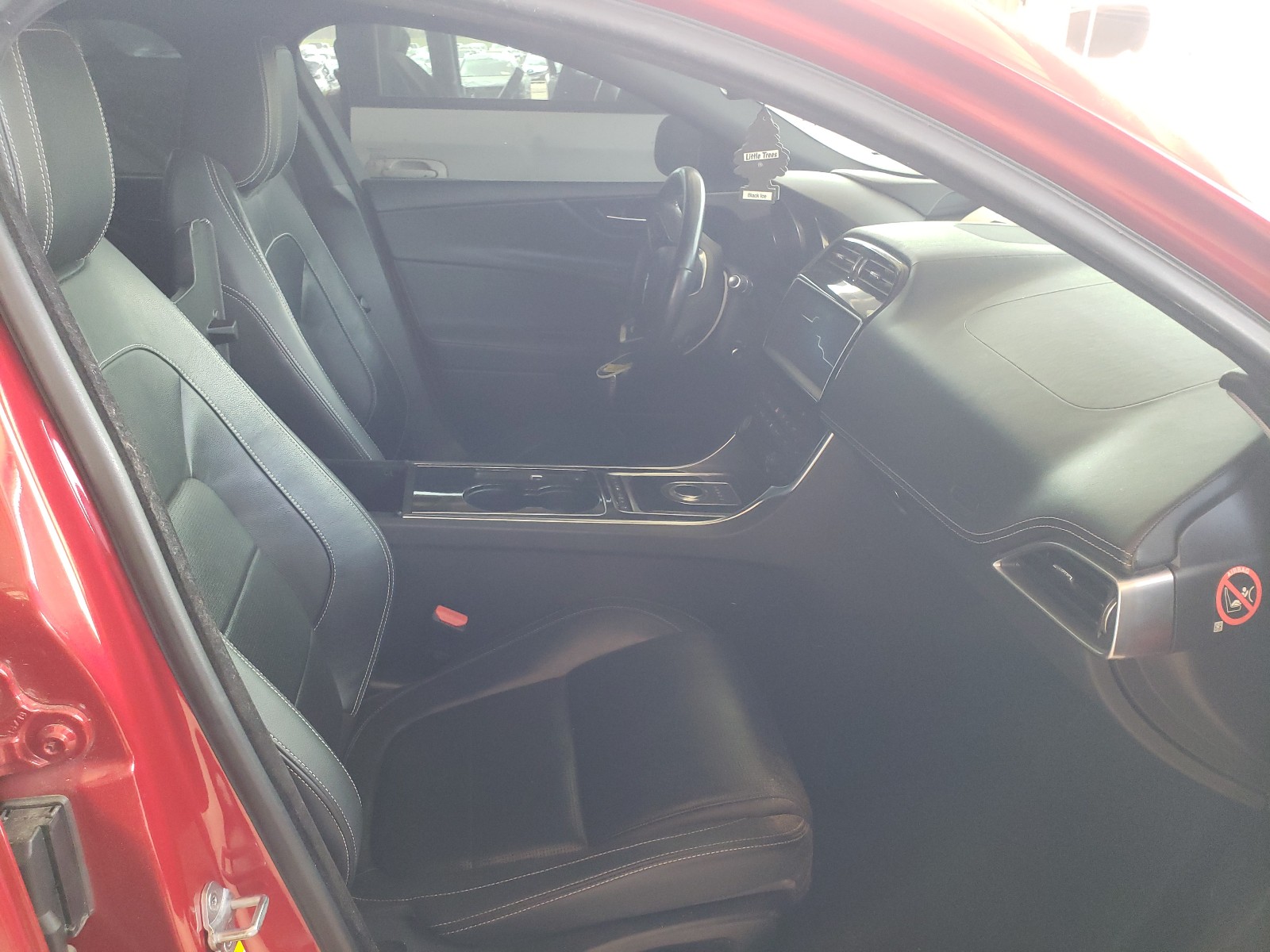 Photo 5 from auction – 2017 JAGUAR XE R - SPO with VIN SAJAF4BV9HA961240